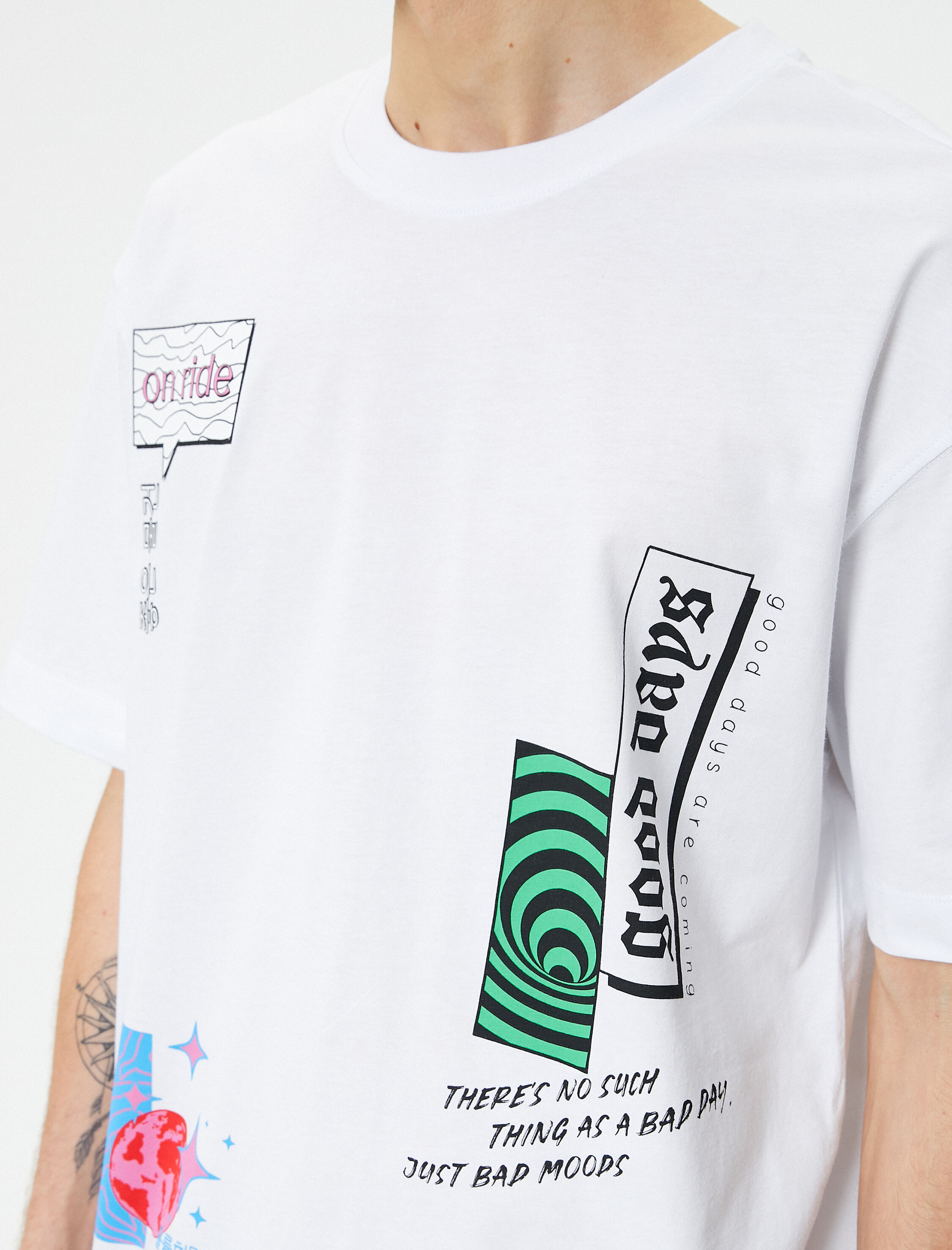   Oversize Tişört Slogan Baskılı Bisiklet Yaka Kısa Kollu