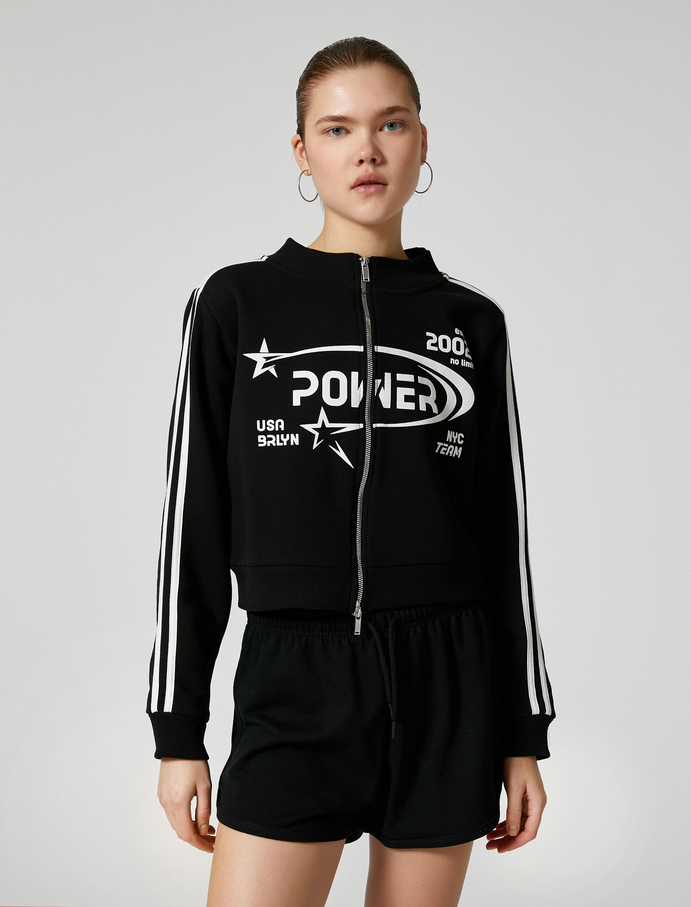   Şardonlu Fermuarlı Sweatshirt Crop Dik Yaka Çizgili Baskılı