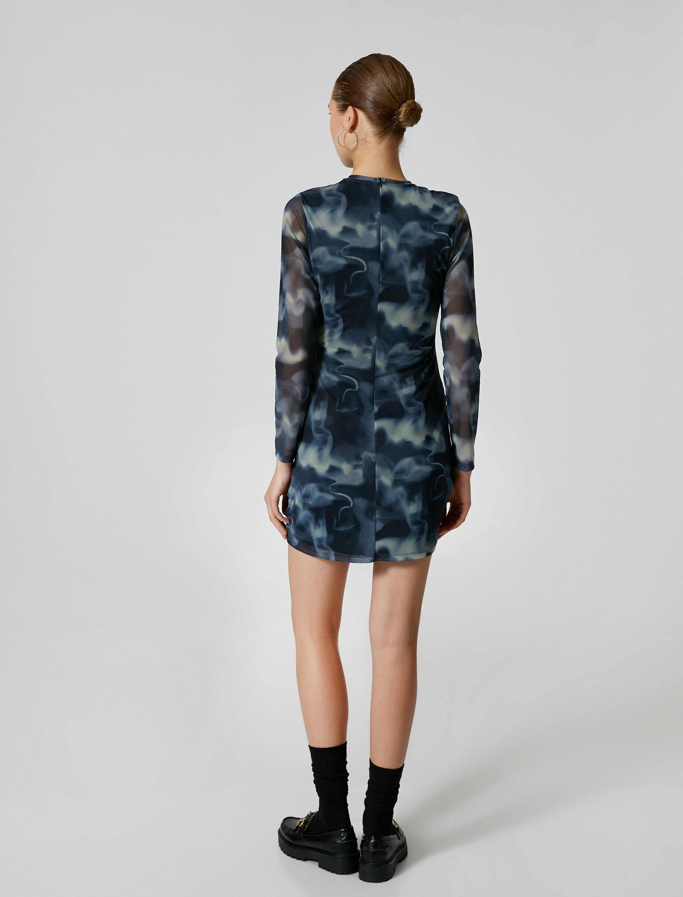   Tül Mini Elbise Drapeli Uzun Kollu Batik Desenli Astarlı