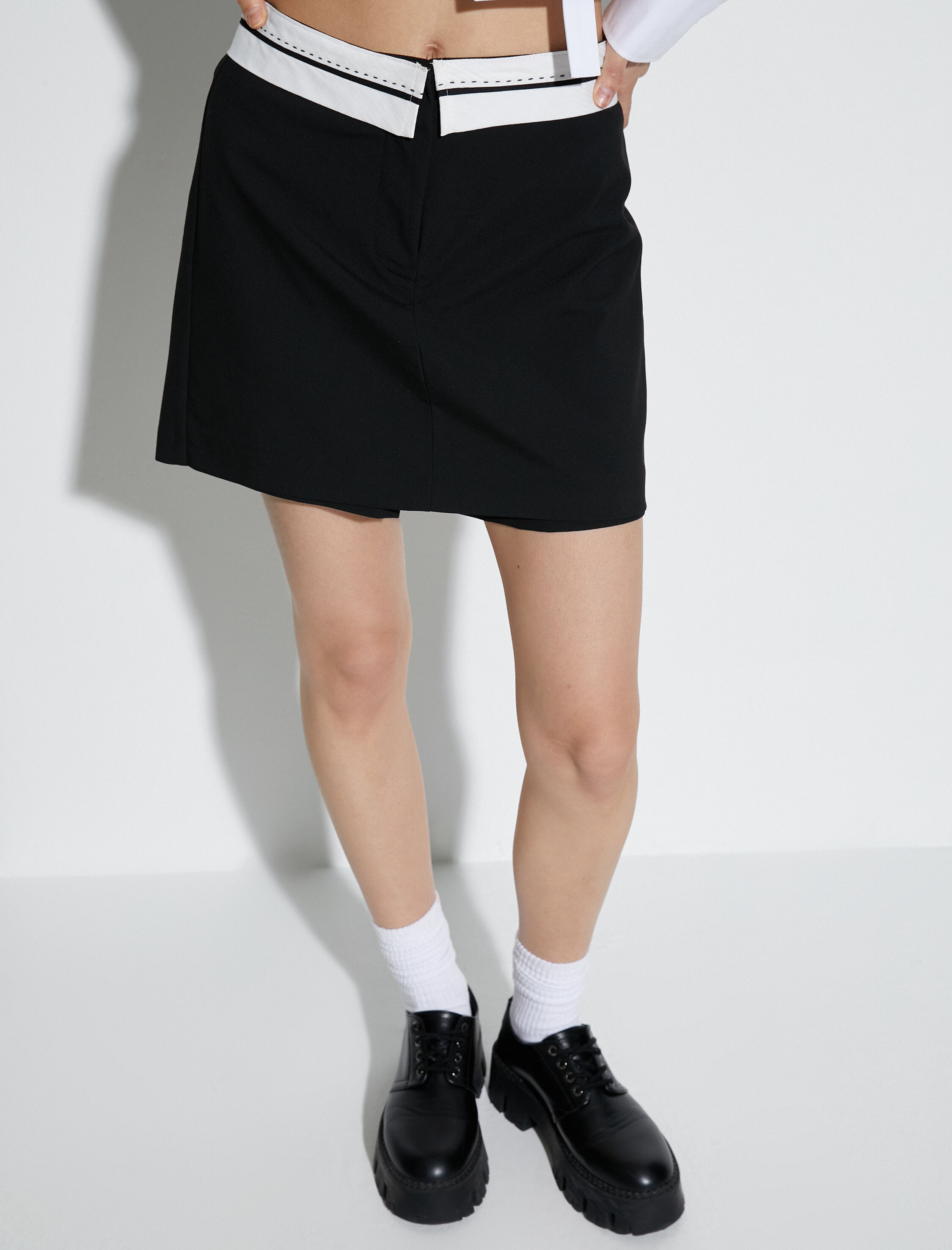   Mini Şort Etek Bel Detaylı Fermuarlı