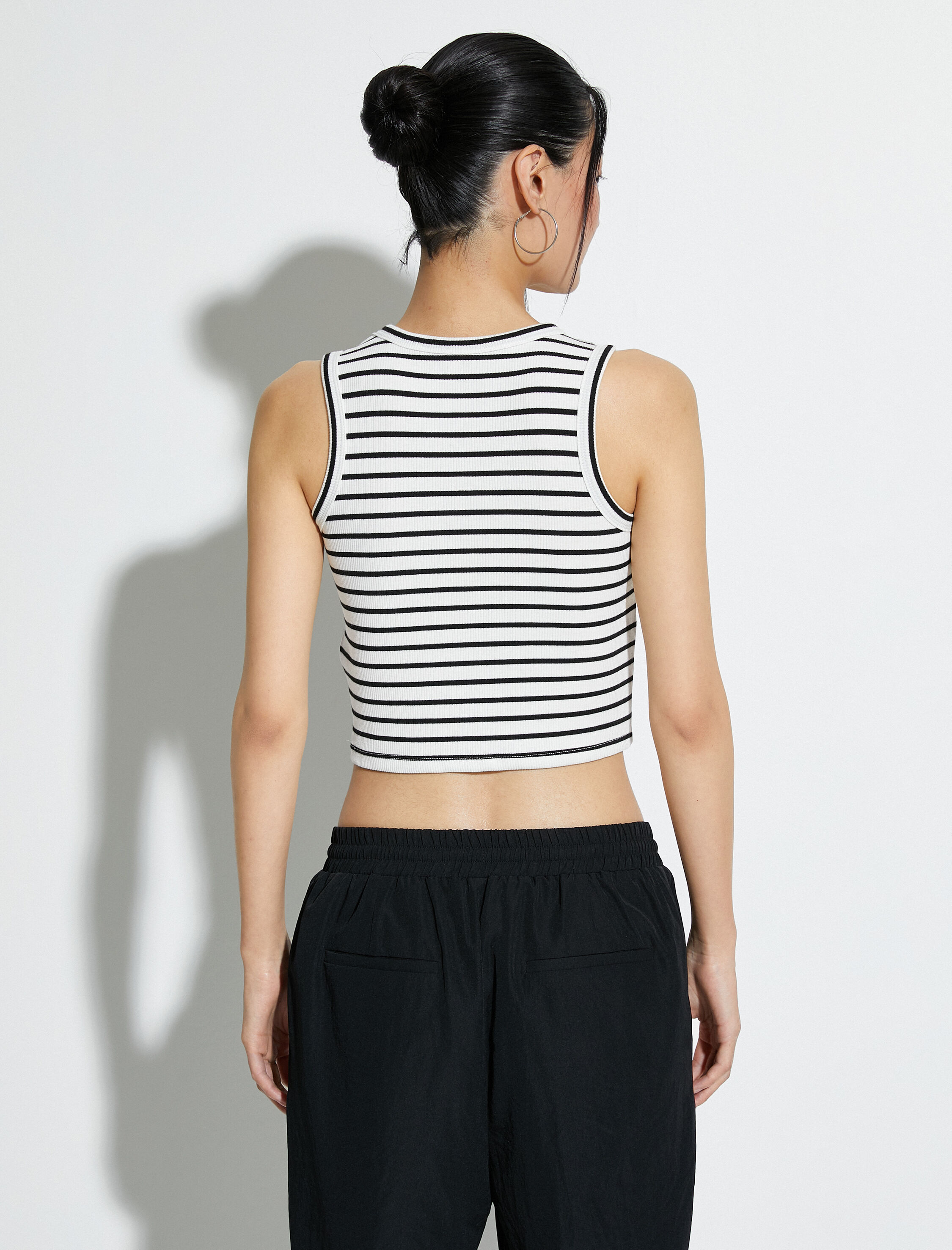   Crop Atlet Halter Yaka Fitilli