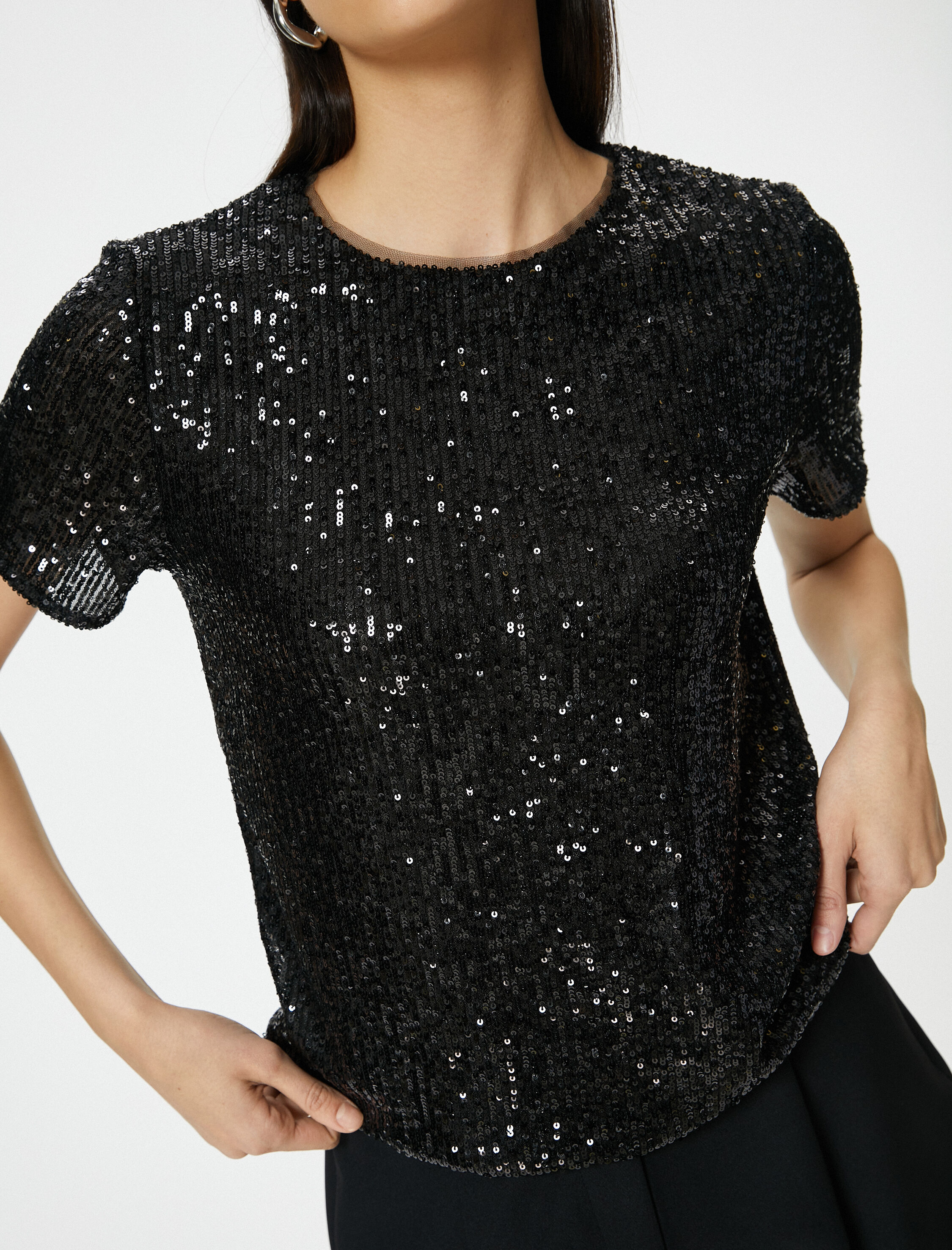   Pullu Payetli Bluz Kısa Kollu Bisiklet Yaka