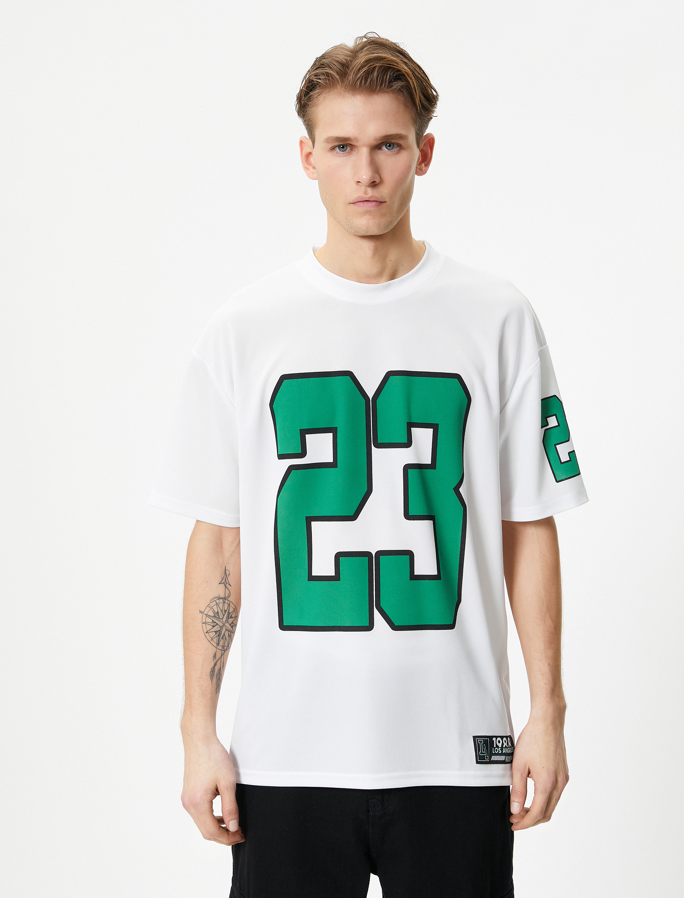   Oversize Tişört Kolej Baskılı Etiket Detaylı Bisiklet Yaka Kısa Kollu