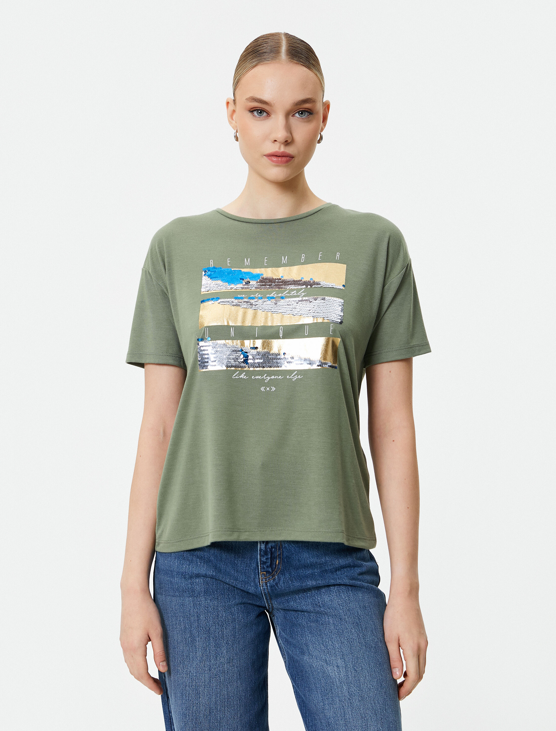   Bisiklet Yaka Tişört Baskılı Çift Taraflı Payetli Kısa Kollu