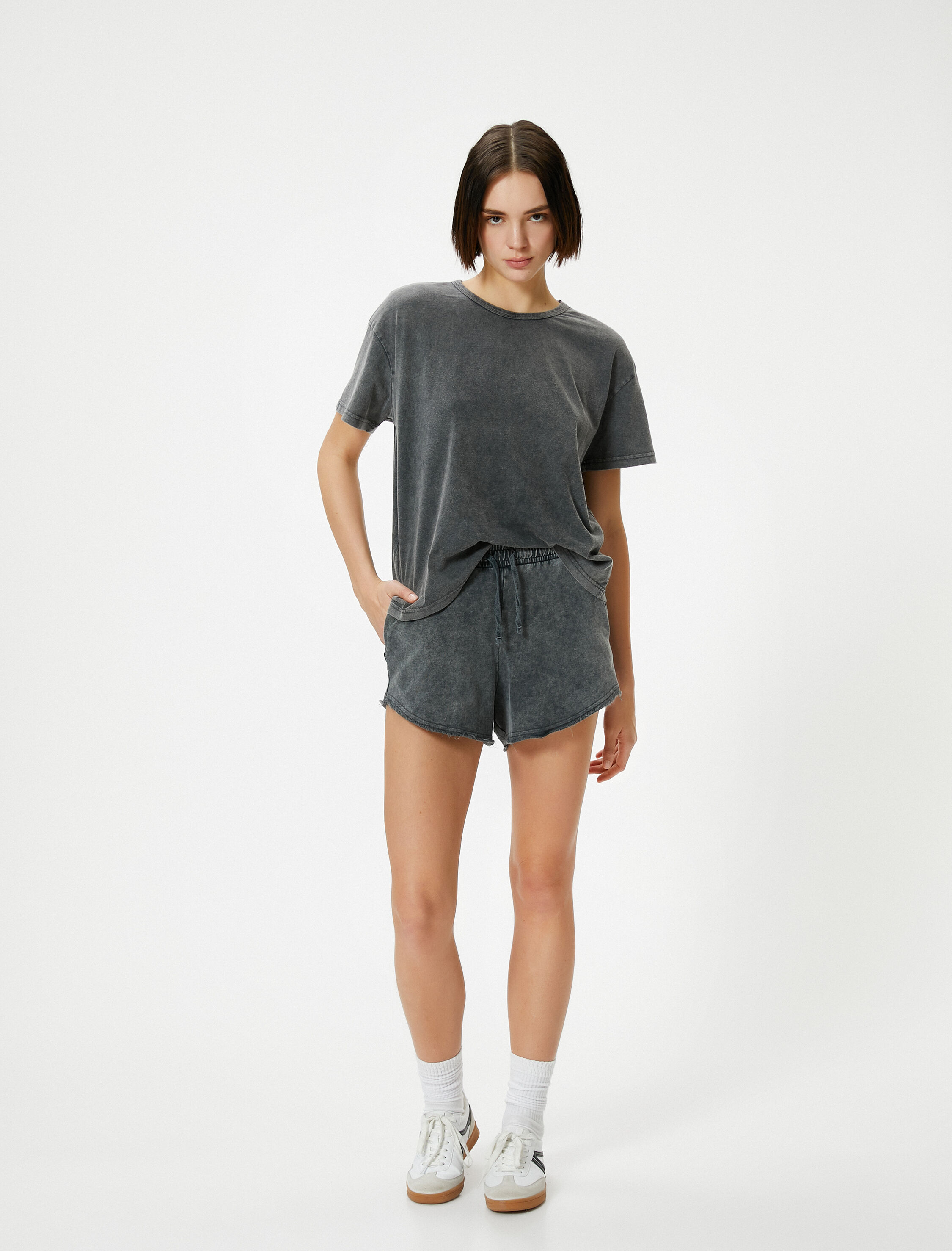   Oversize Tişört Soluk Efektli Kısa Kollu Bisiklet Yaka Pamuklu