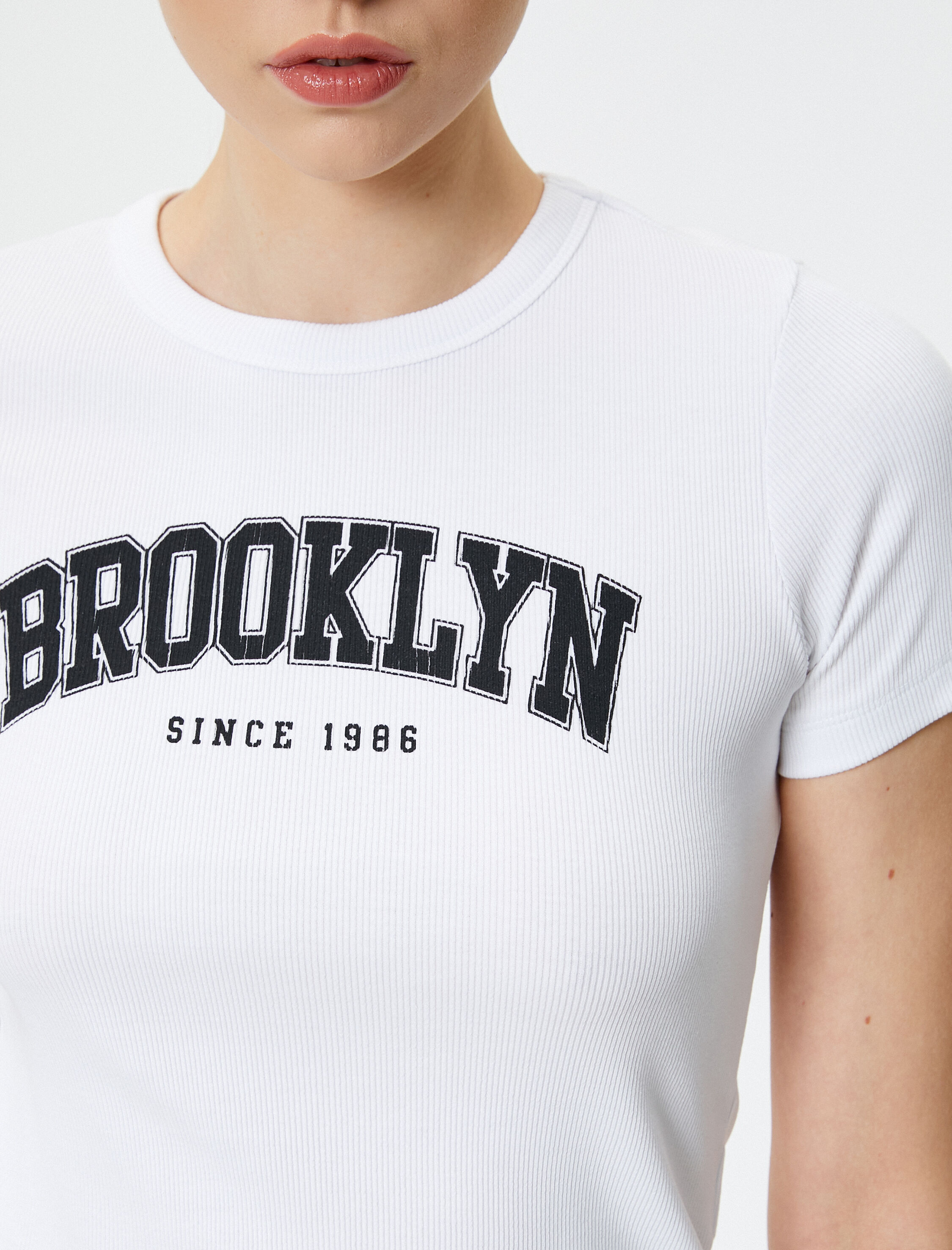   Brooklyn Baskılı Tişört Slim Fit Kısa Kollu Bisiklet Yaka Pamuklu