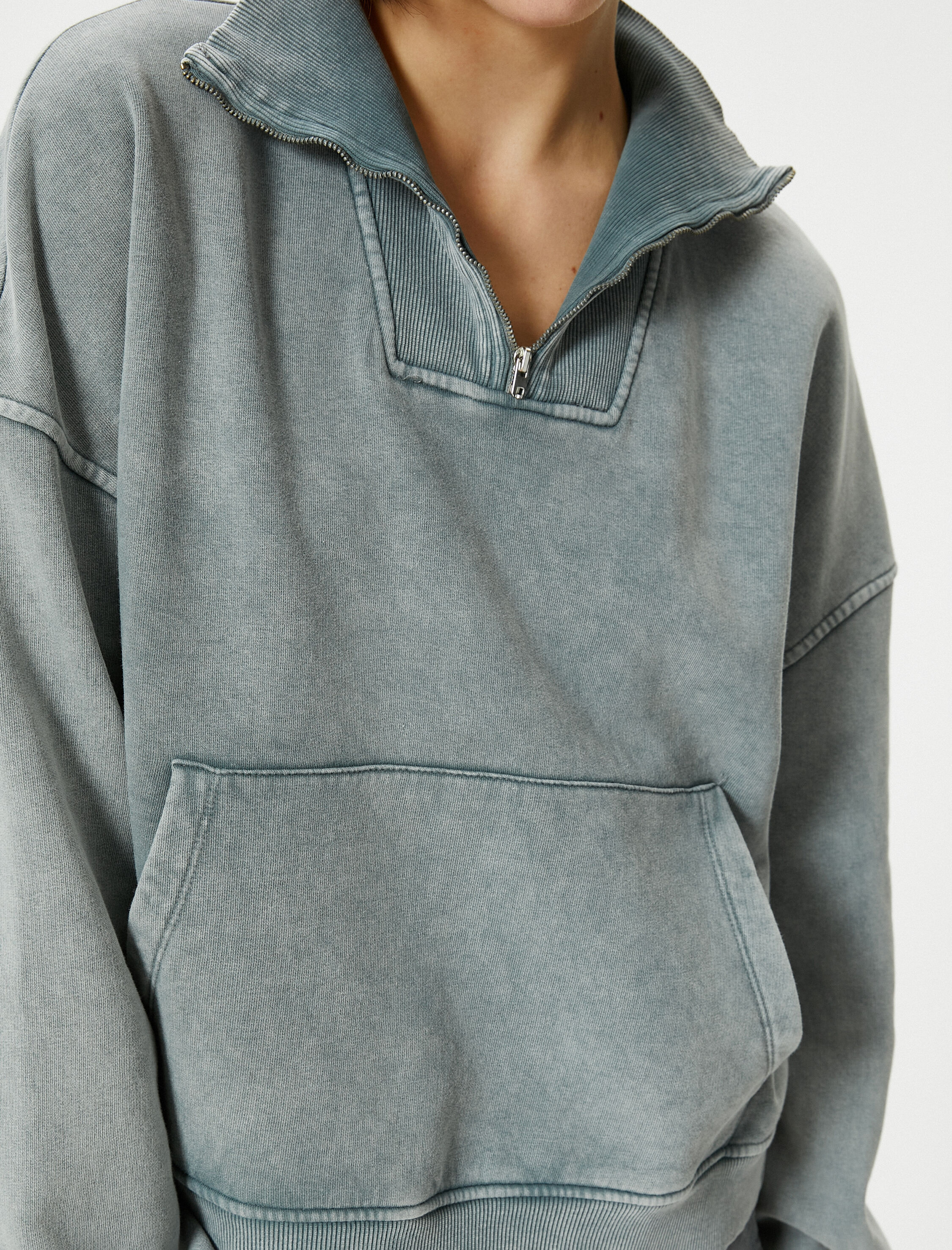   Şardonlu Yarım Fermuarlı Sweatshirt Dik Yaka Kanguru Cepli Soluk Efektli