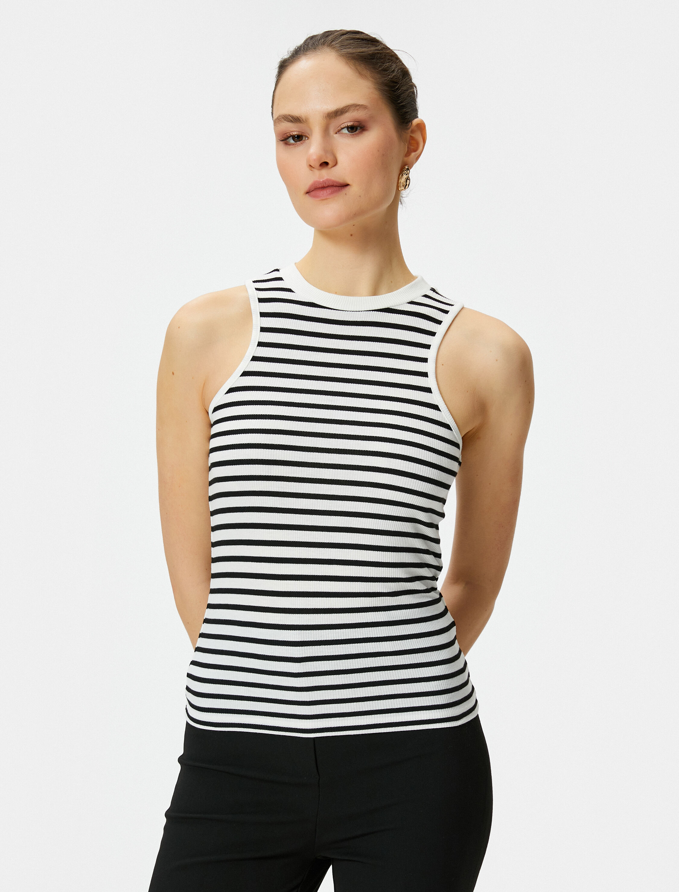   Fitilli Atlet Halter Yaka Standart Kesim