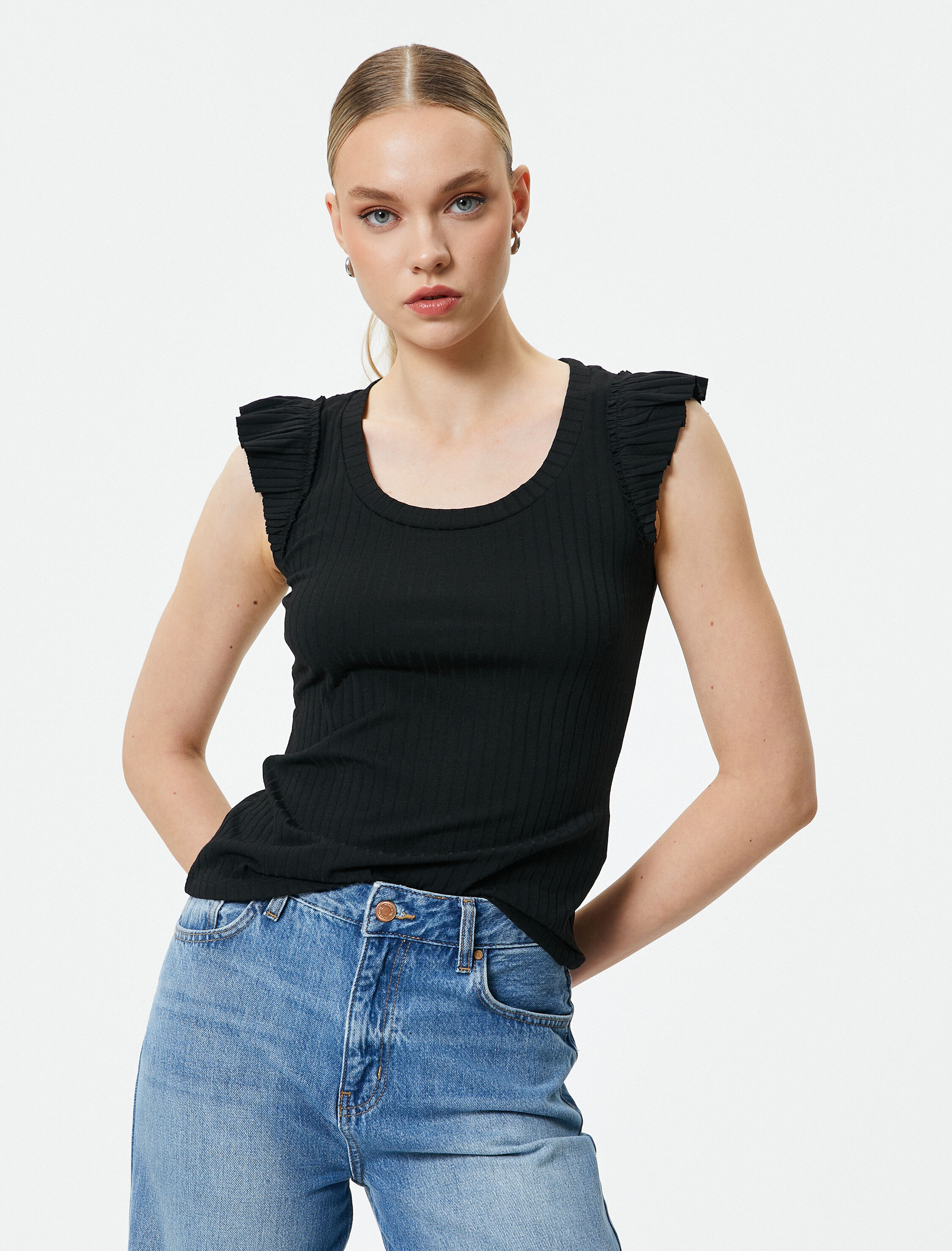   Fitilli Atlet U Yaka Kolları Fırfırlı Viskon Karışımlı