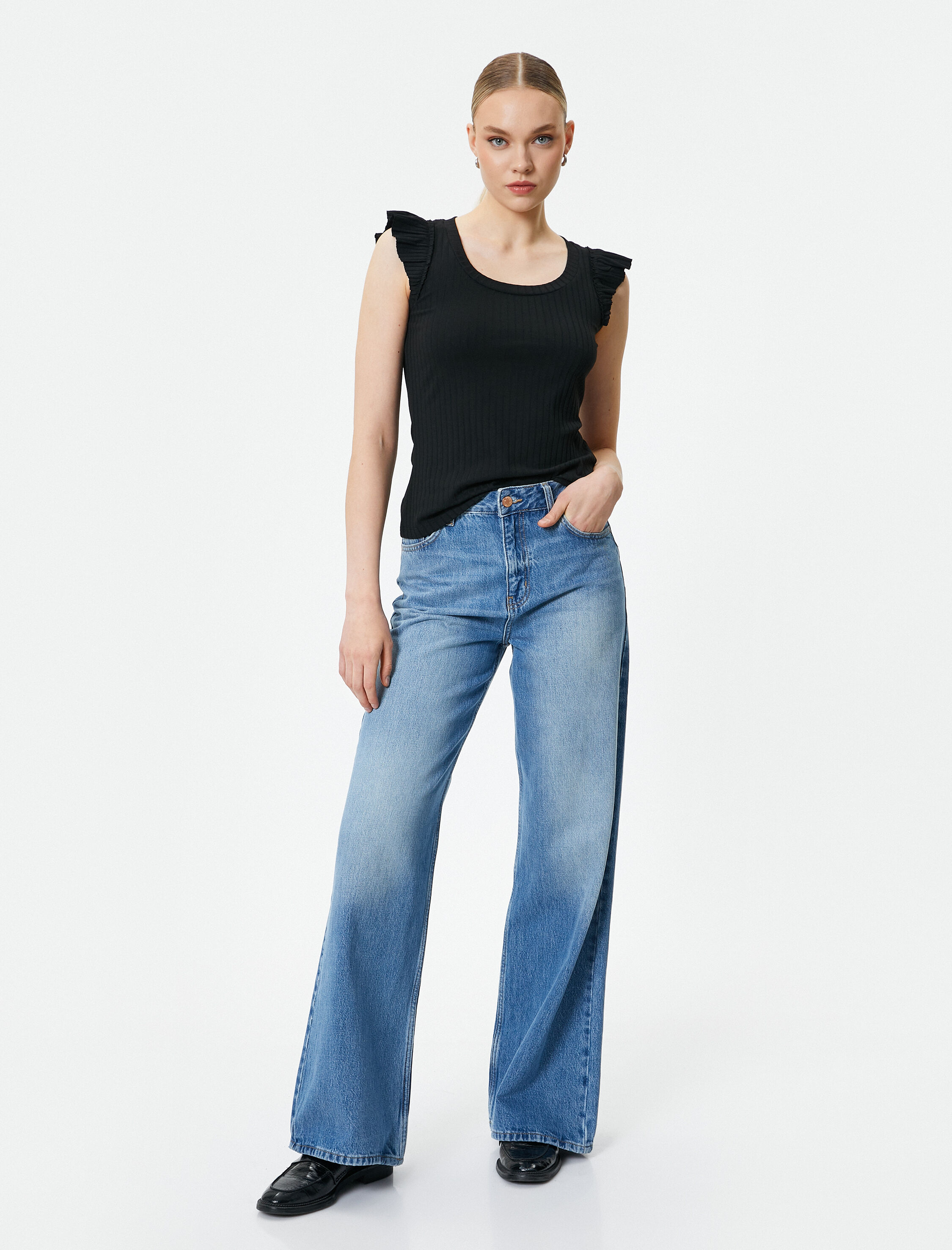   Fitilli Atlet U Yaka Kolları Fırfırlı Viskon Karışımlı