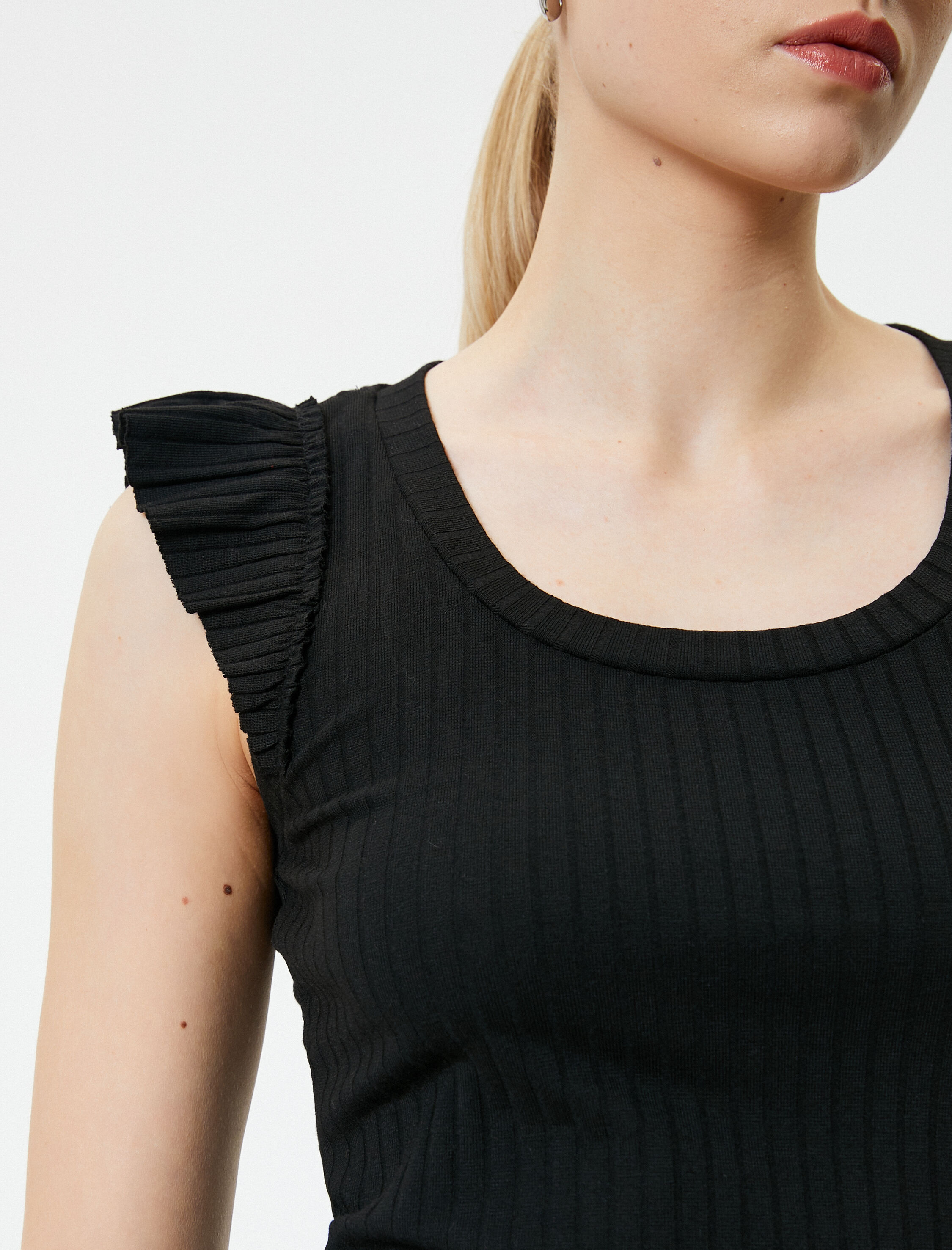   Fitilli Atlet U Yaka Kolları Fırfırlı Viskon Karışımlı