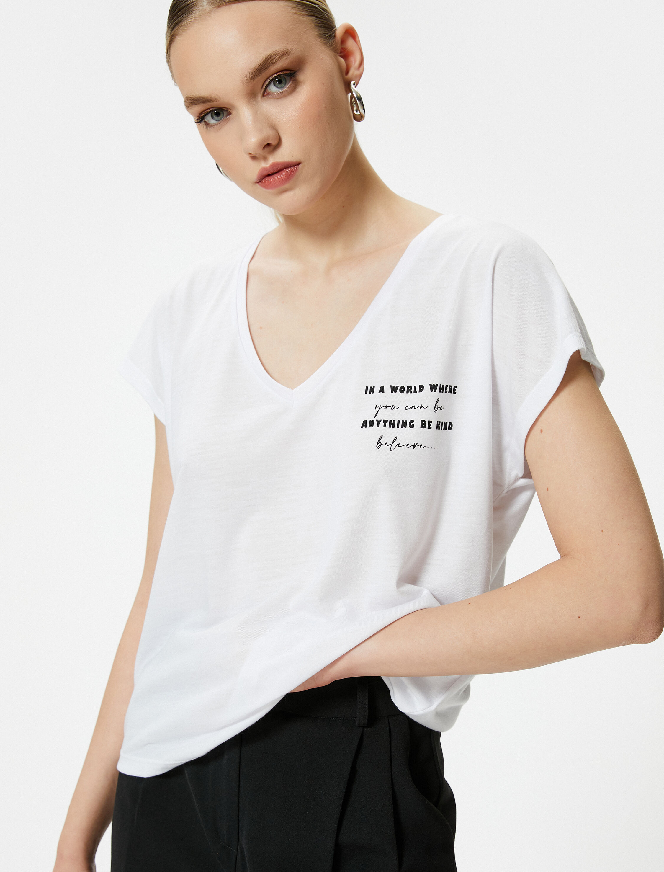   Baskılı Tişört V Yaka Kısa Kollu Viskon Karışımlı