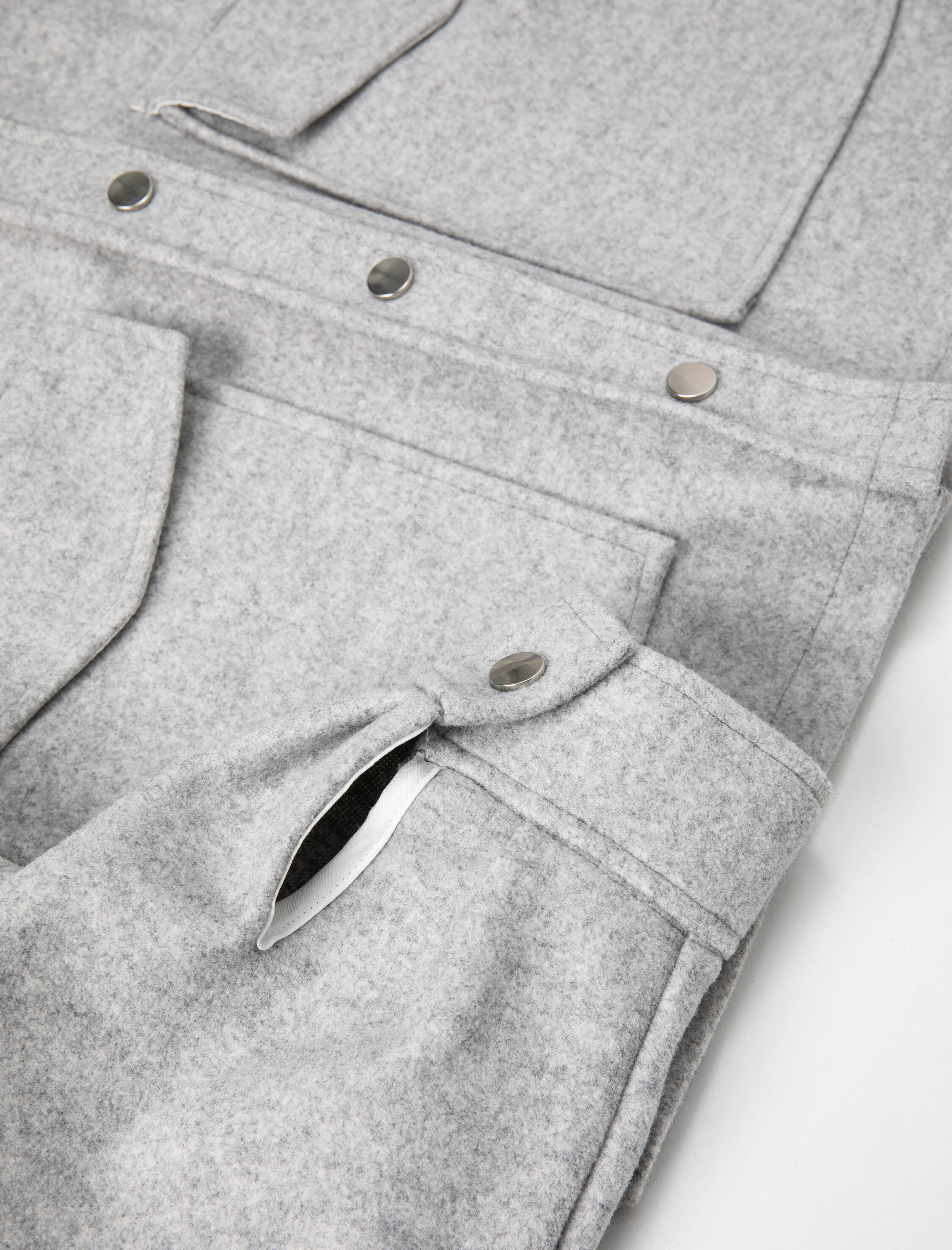   Kısa Gömlek Ceket Yumuşak Dokulu Kapaklı Cepli Uzun Kollu Rahat Kalıp