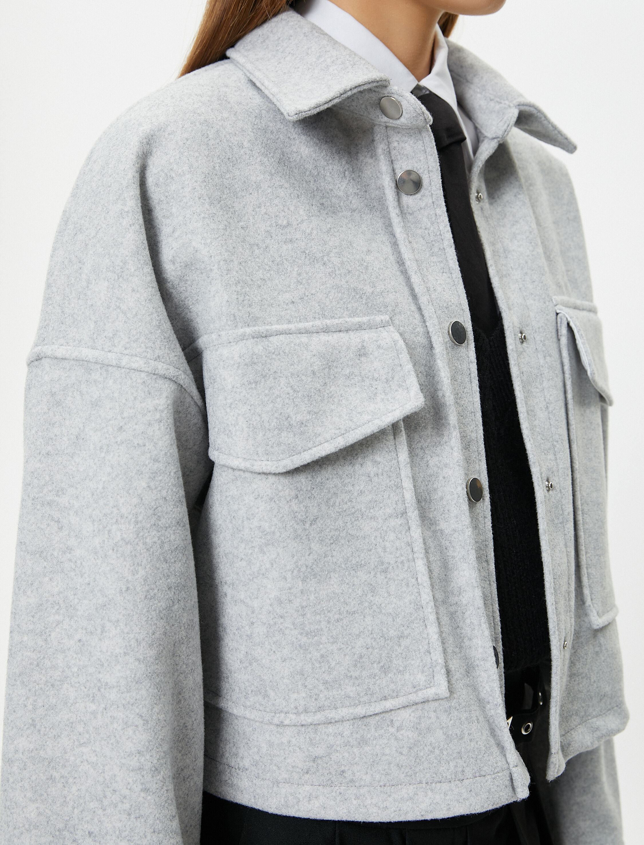   Kısa Gömlek Ceket Yumuşak Dokulu Kapaklı Cepli Uzun Kollu Rahat Kalıp