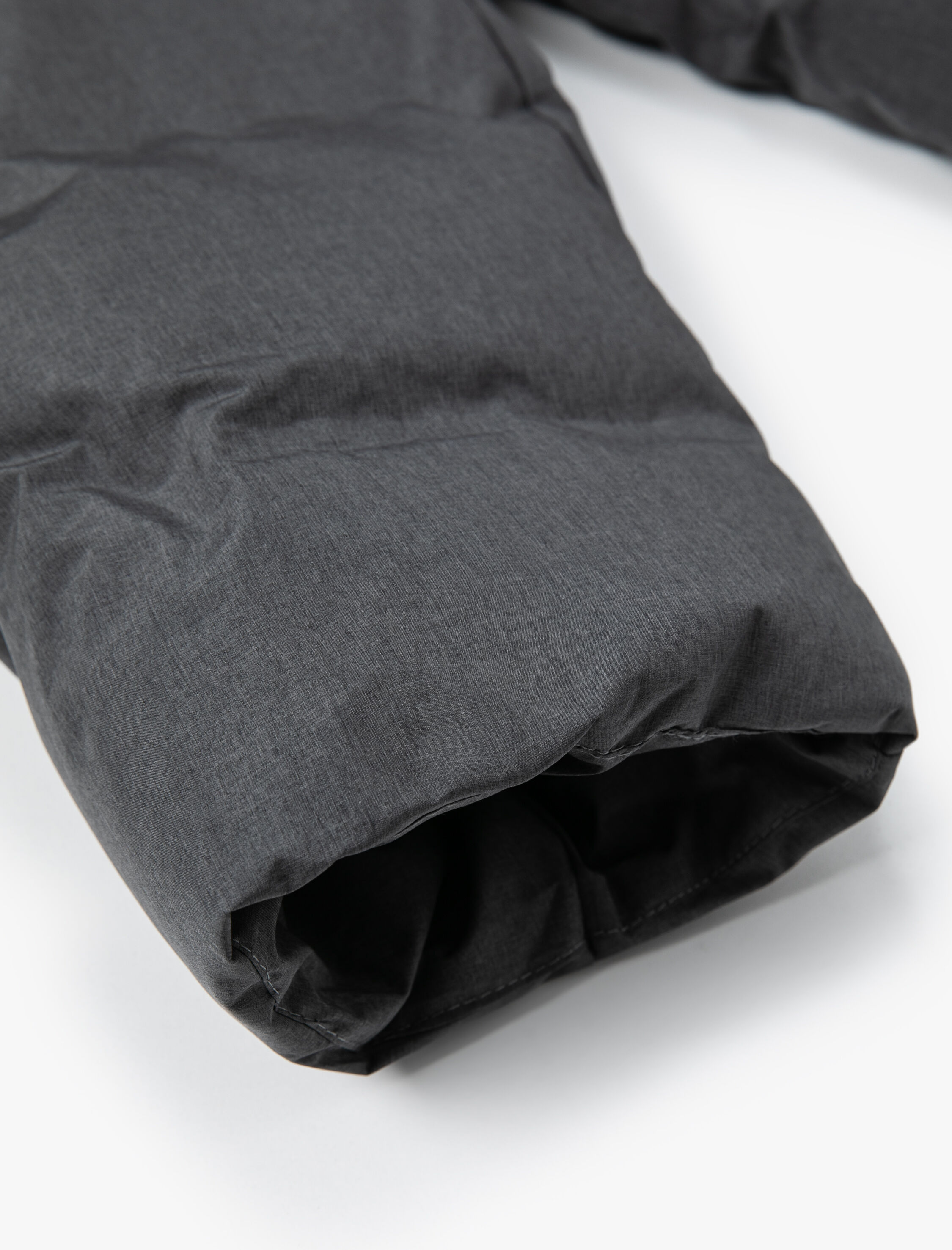   Şişme Mont Kapşonlu Fermuarlı Cep Detaylı