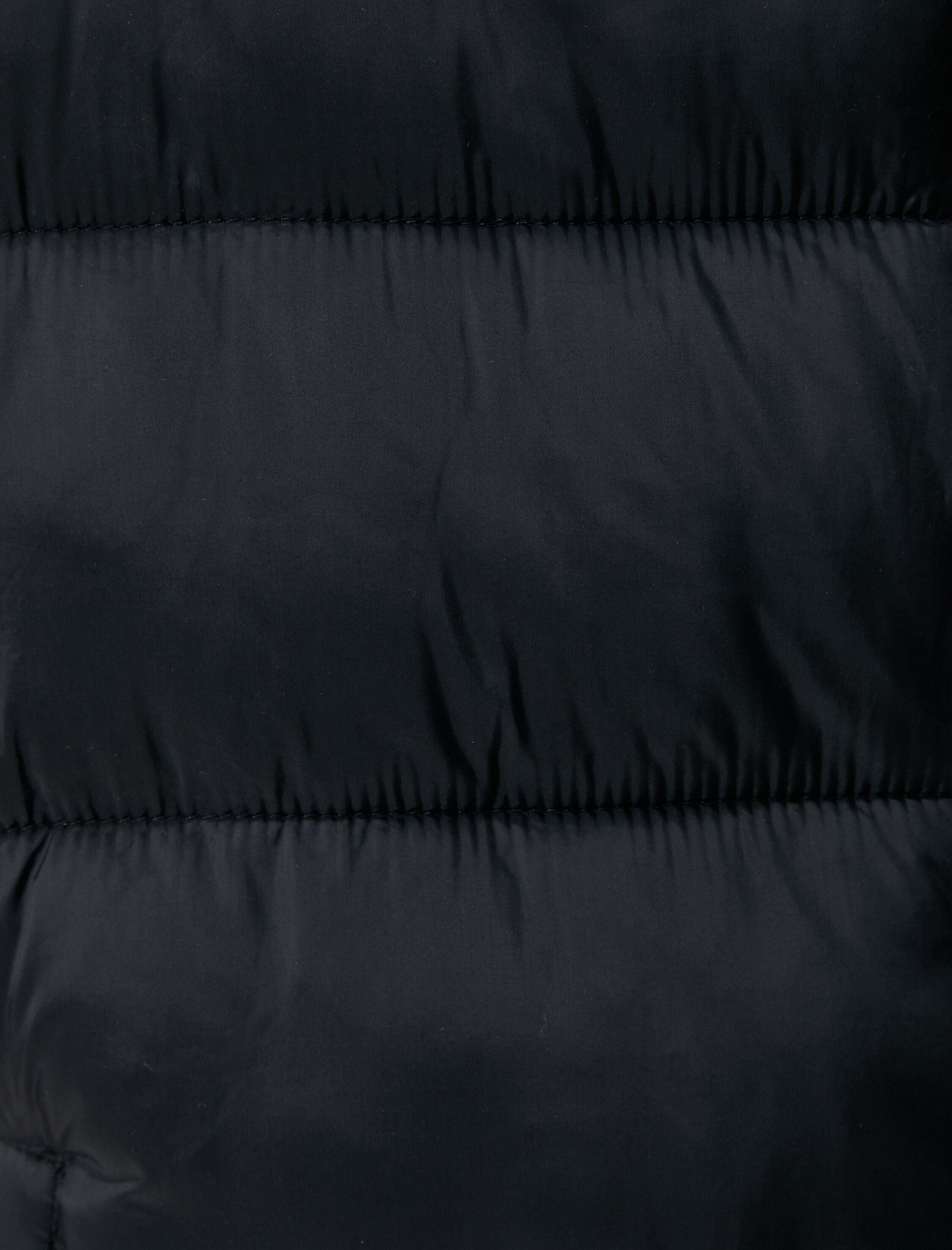   Şişme Yelek Kolsuz Fermuarlı Dik Yaka Etiket Baskılı Cep Detaylı