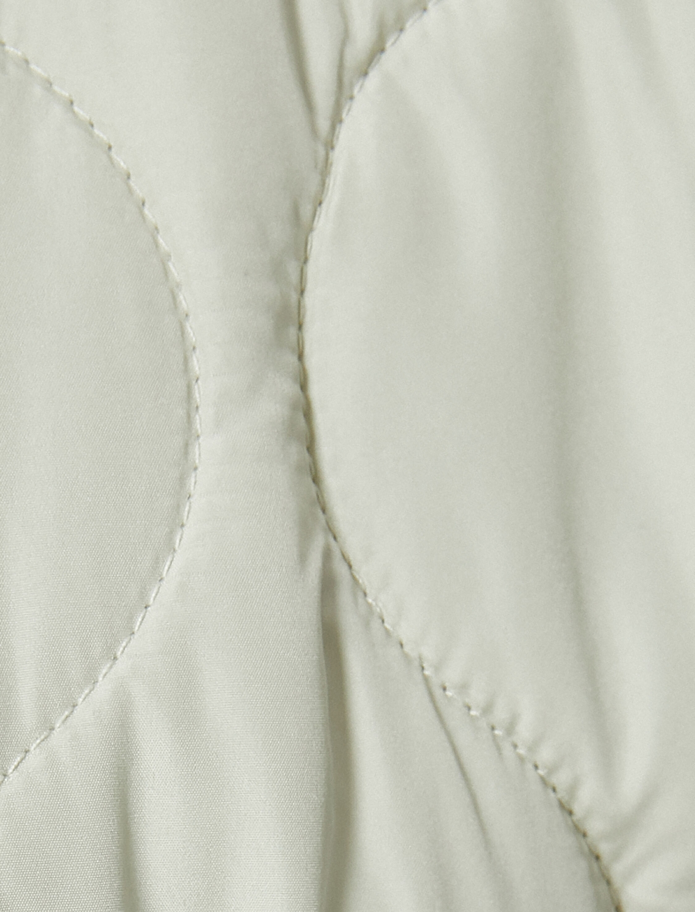   Kapitone Oversize Yelek Dik Yaka Cepli Fermuarlı Bağlama Detaylı