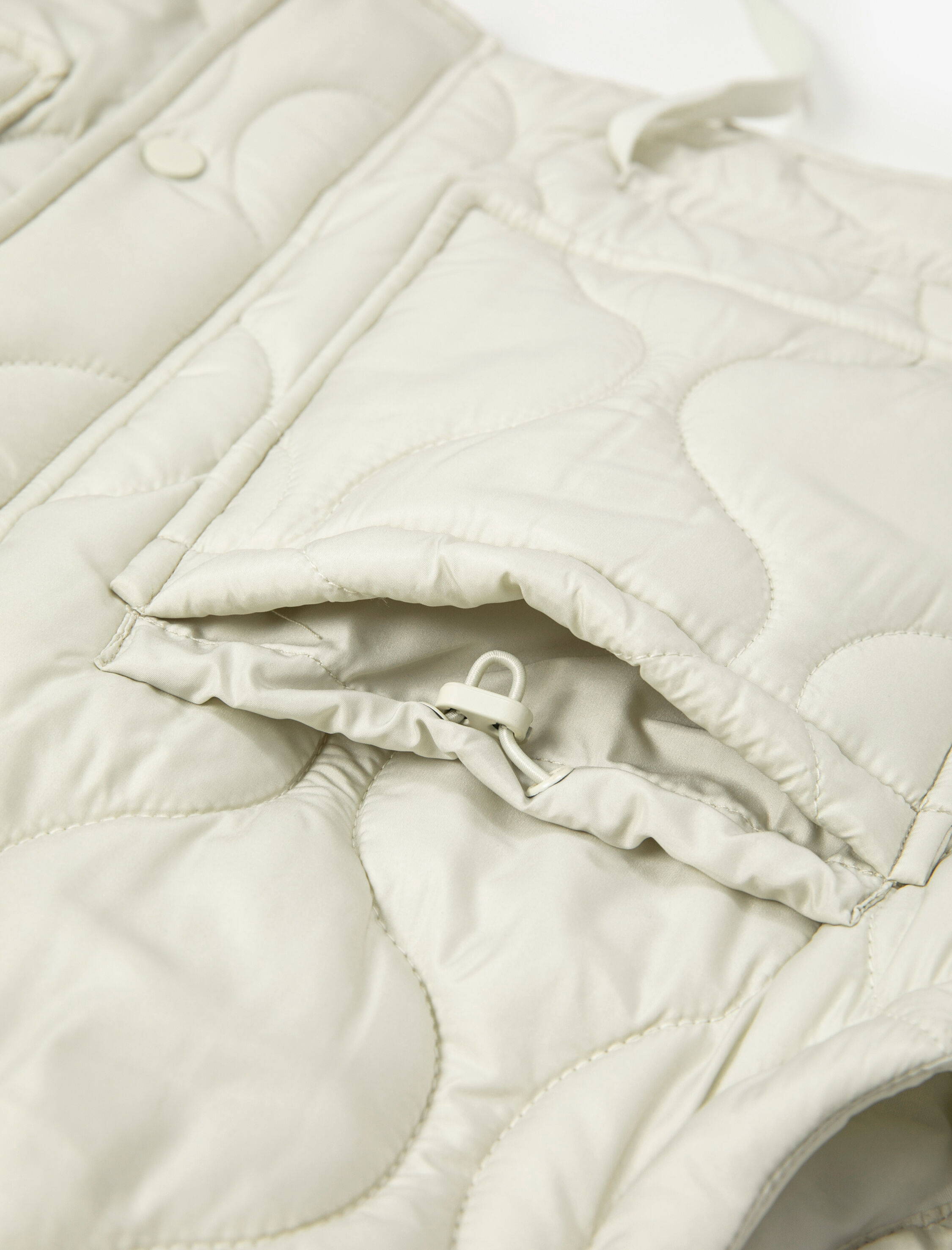   Kapitone Oversize Yelek Dik Yaka Cepli Fermuarlı Bağlama Detaylı