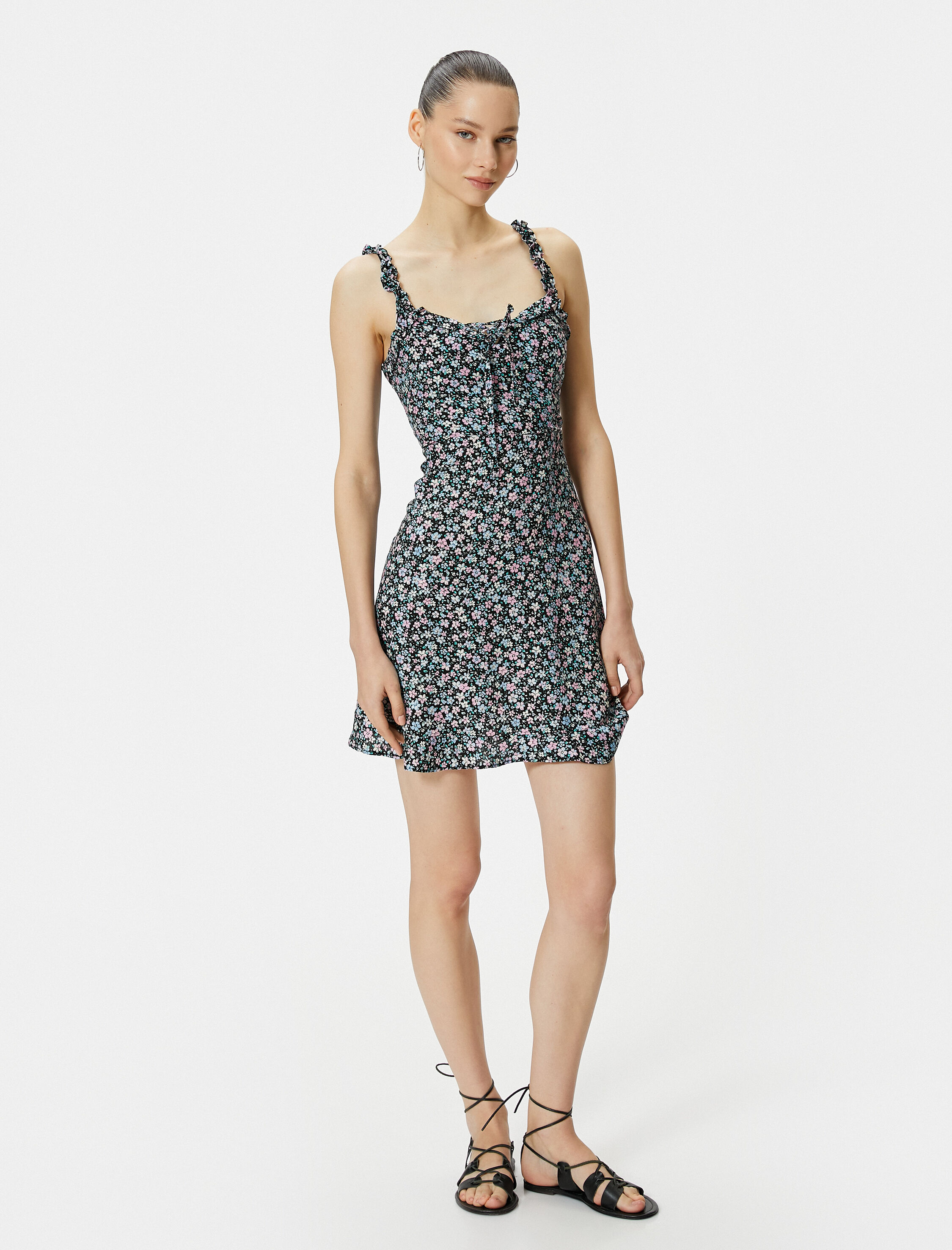   Çiçekli Mini Elbise Askılı Fırfırlı Astarlı Viskoz Kumaş Fiyonk Detaylı