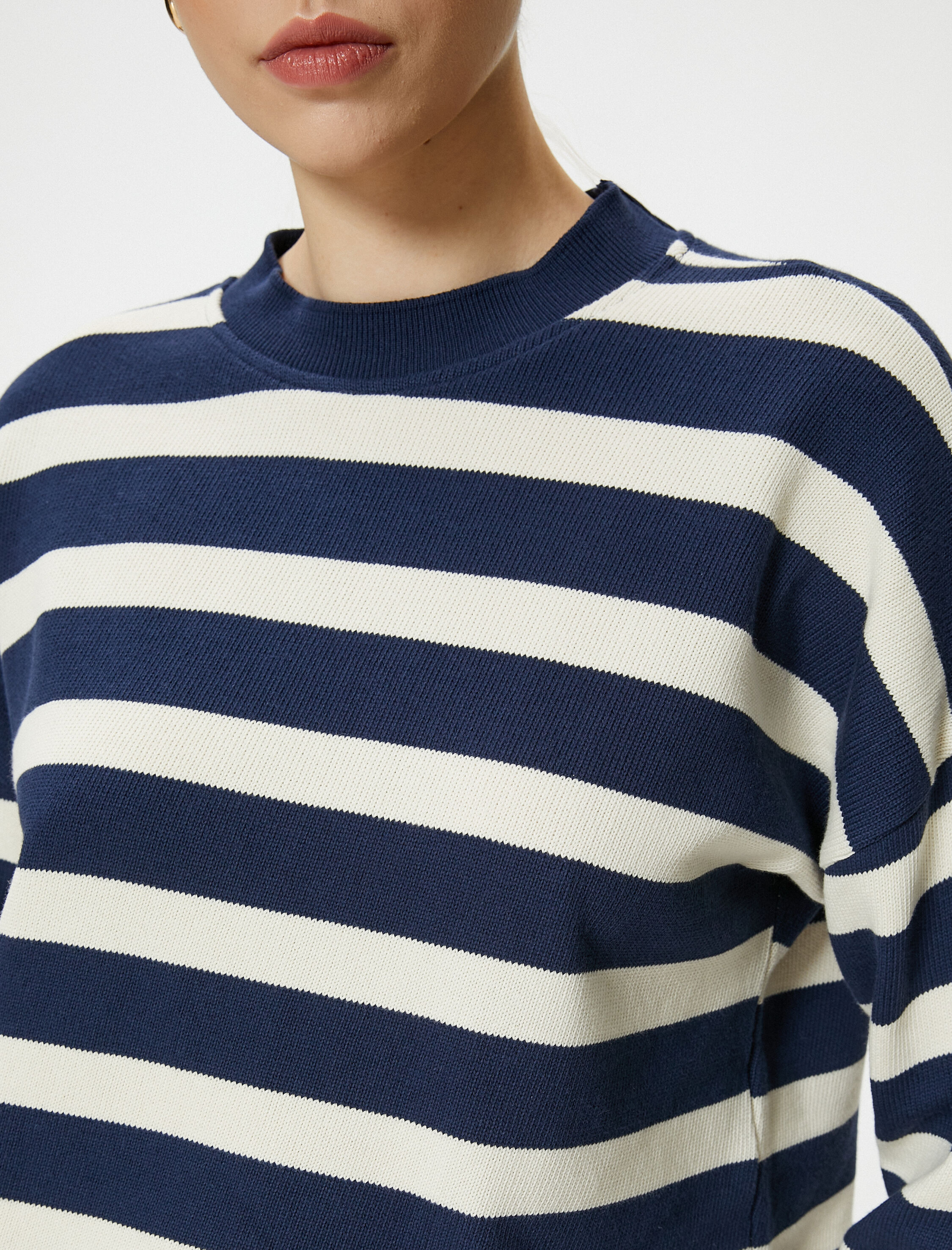   Bisiklet Yaka Sweatshirt Düşük Omuzlu Uzun Kollu