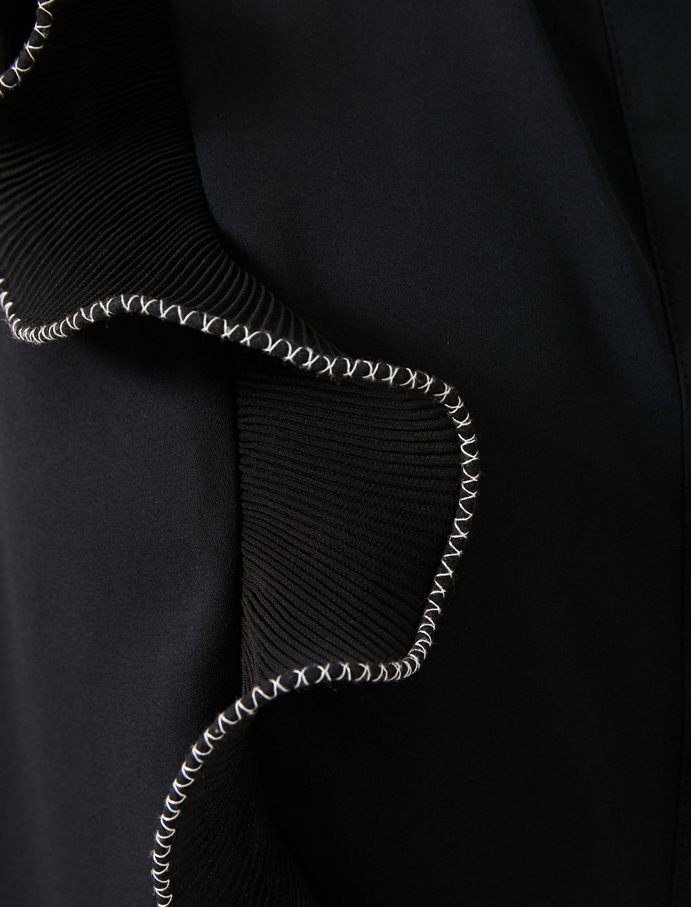   Kolsuz Gömlek Fırfırlı Düğmeli Klasik Yaka