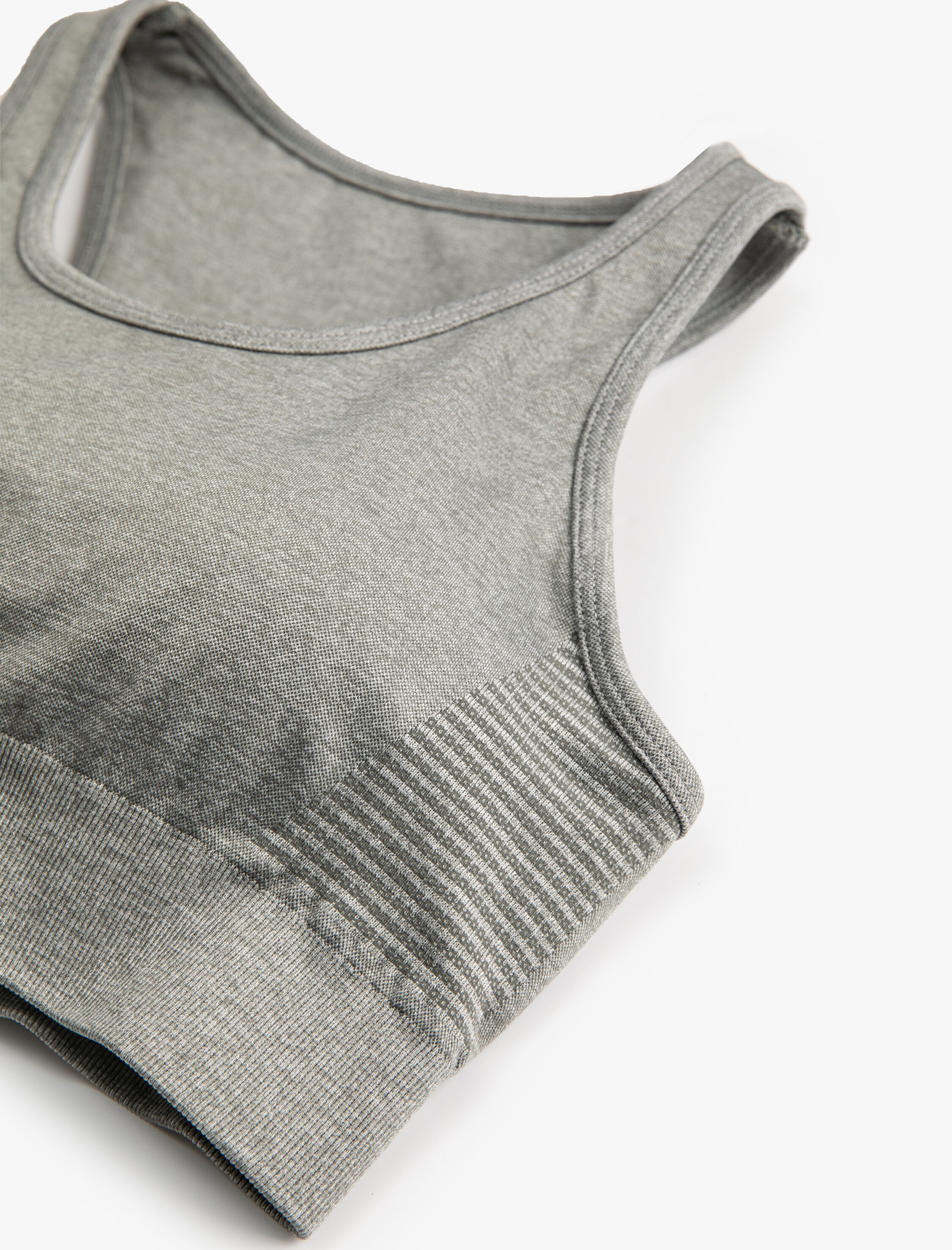   Kaplı Sporcu Sütyeni Dikişsiz Arkası Pencere Detaylı Slim Fit