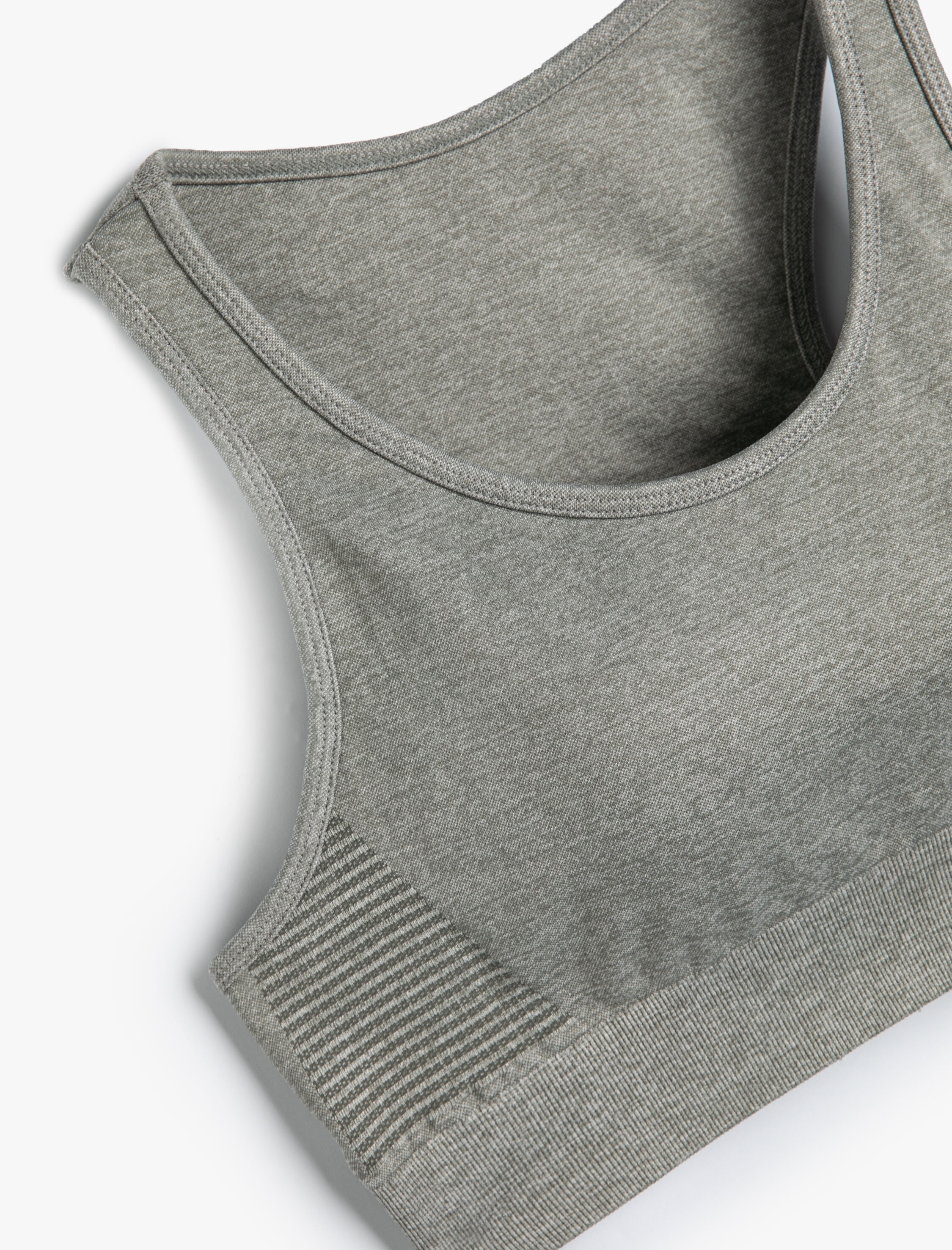   Kaplı Sporcu Sütyeni Dikişsiz Arkası Pencere Detaylı Slim Fit