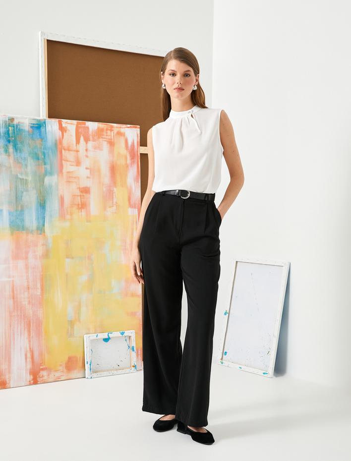  Hakim Yaka Bluz Parlak Taş Detaylı Kolsuz