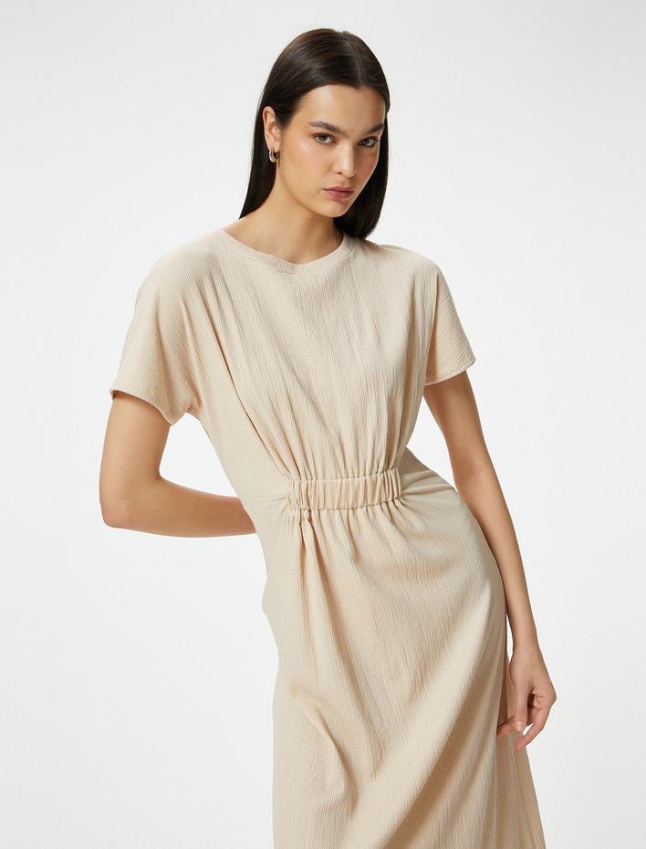  Midi Elbise Bisiklet Yaka Kısa Kollu Beli Büzgü Detaylı