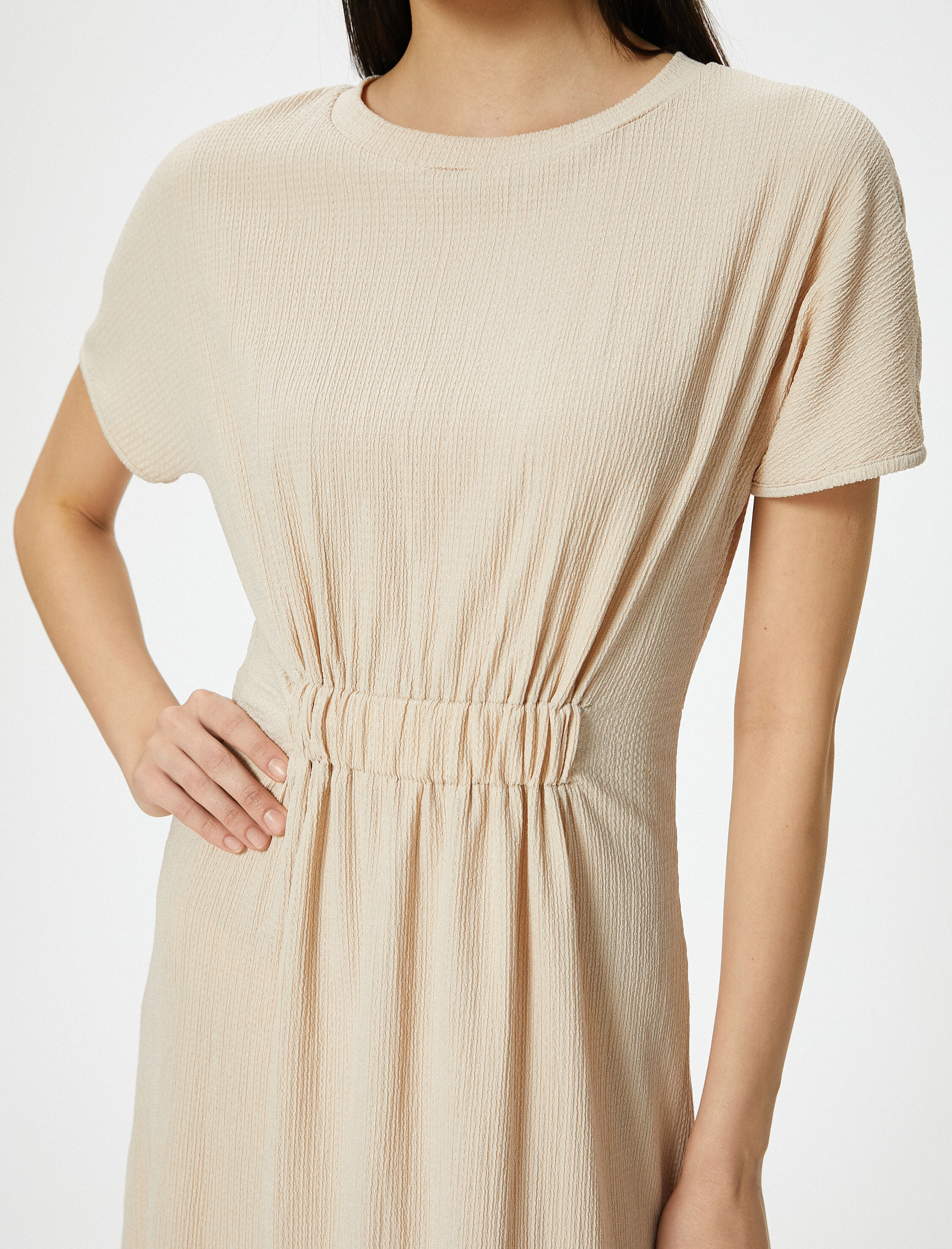   Midi Elbise Bisiklet Yaka Kısa Kollu Beli Büzgü Detaylı