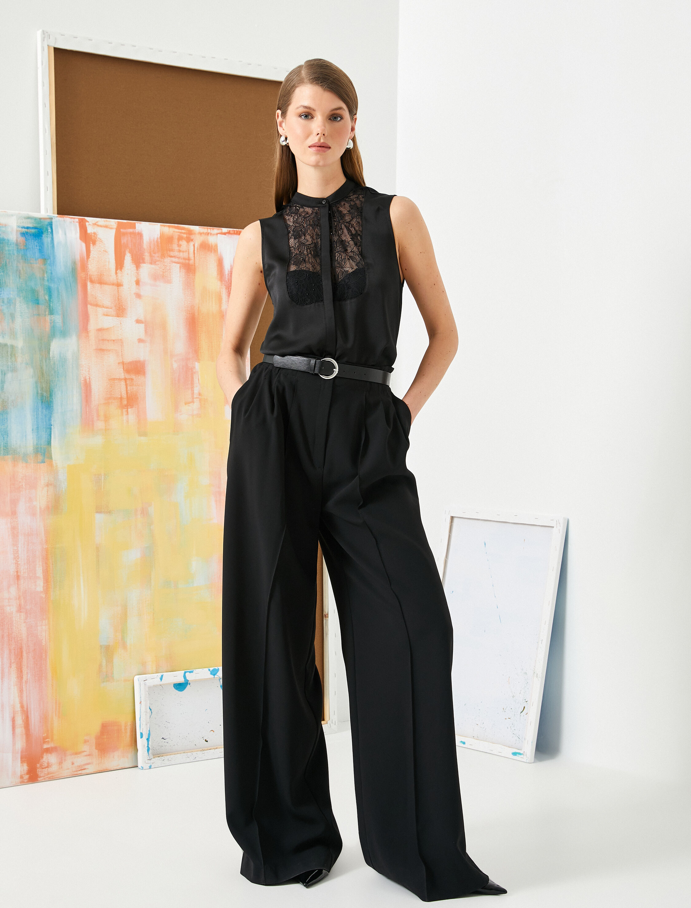   Saten Gömlek Hakim Yaka Dantelli Kolsuz