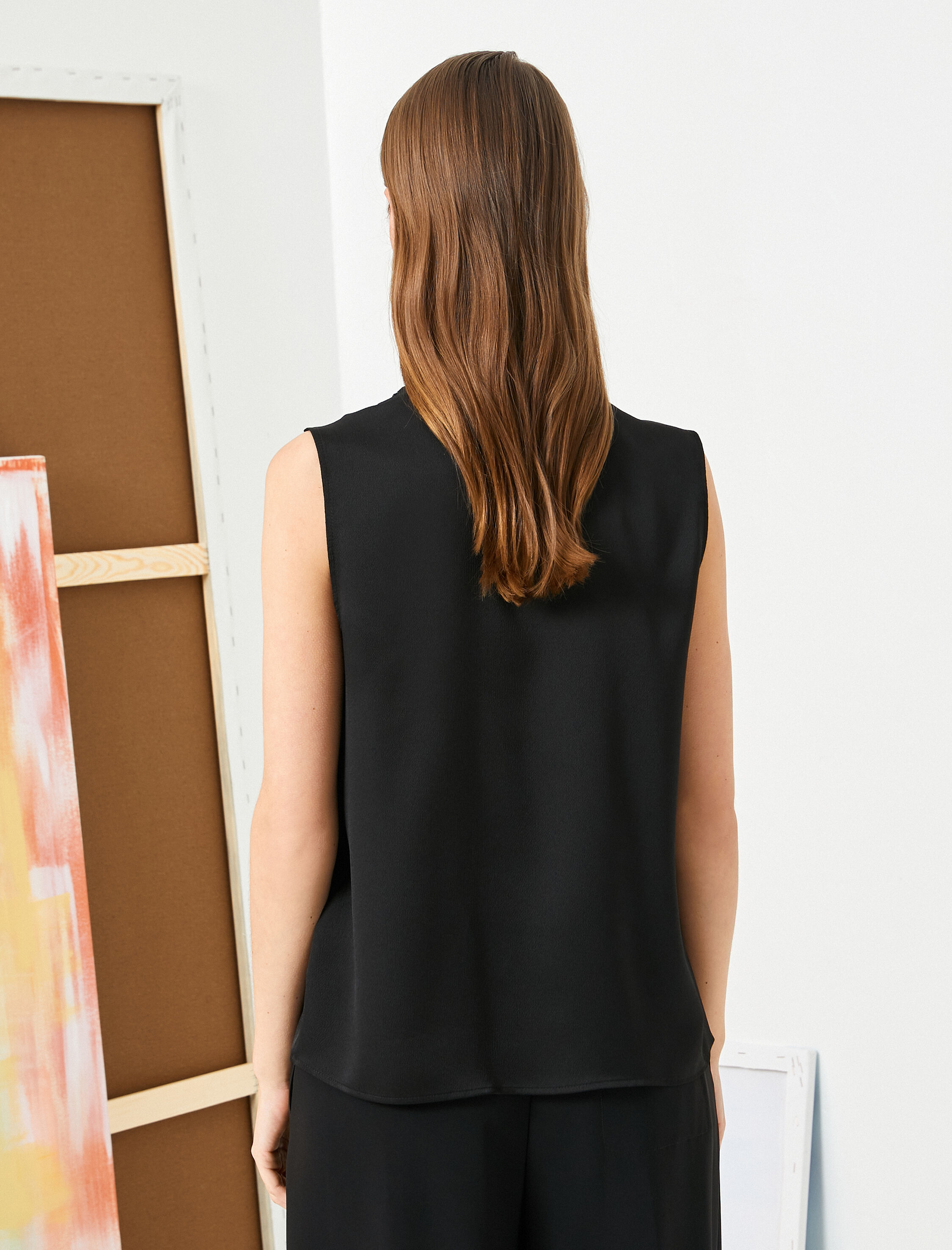   Saten Gömlek Hakim Yaka Dantelli Kolsuz