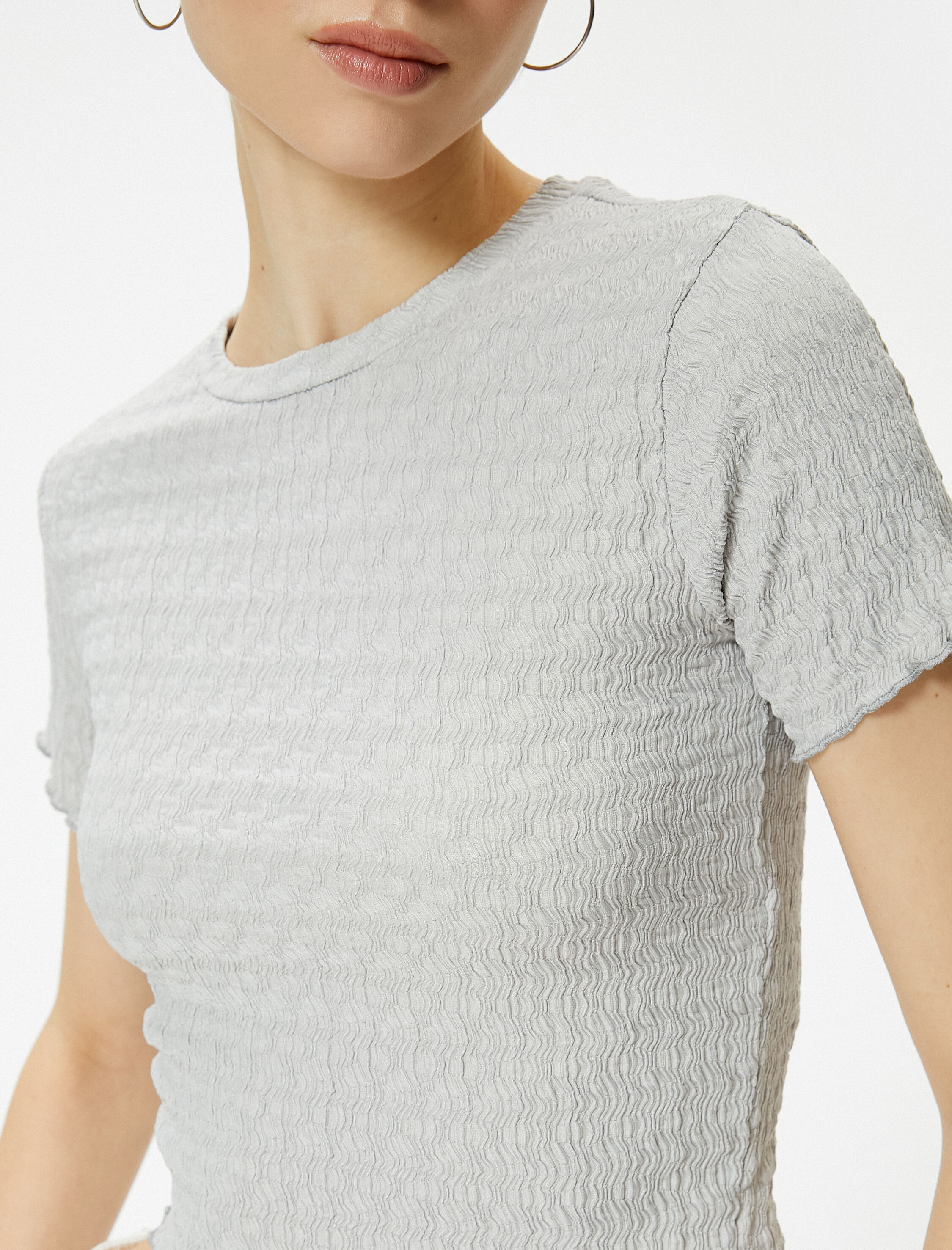   Dokulu Crop Tişört Kısa Kollu Bisiklet Yaka Slim Fit Bürümcük