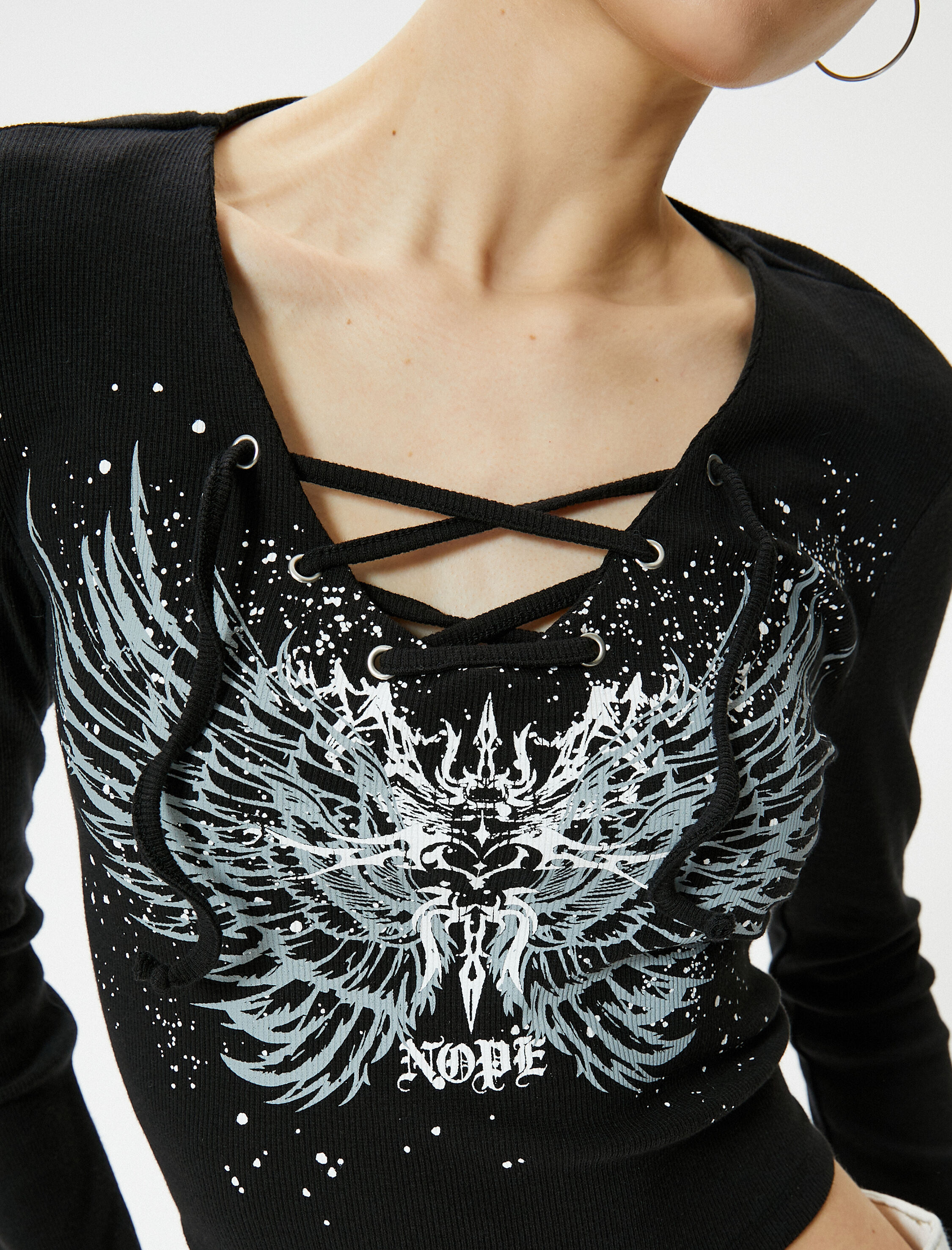   Bağlamalı Yaka Tişört Crop Baskılı Uzun Kollu Pamuklu