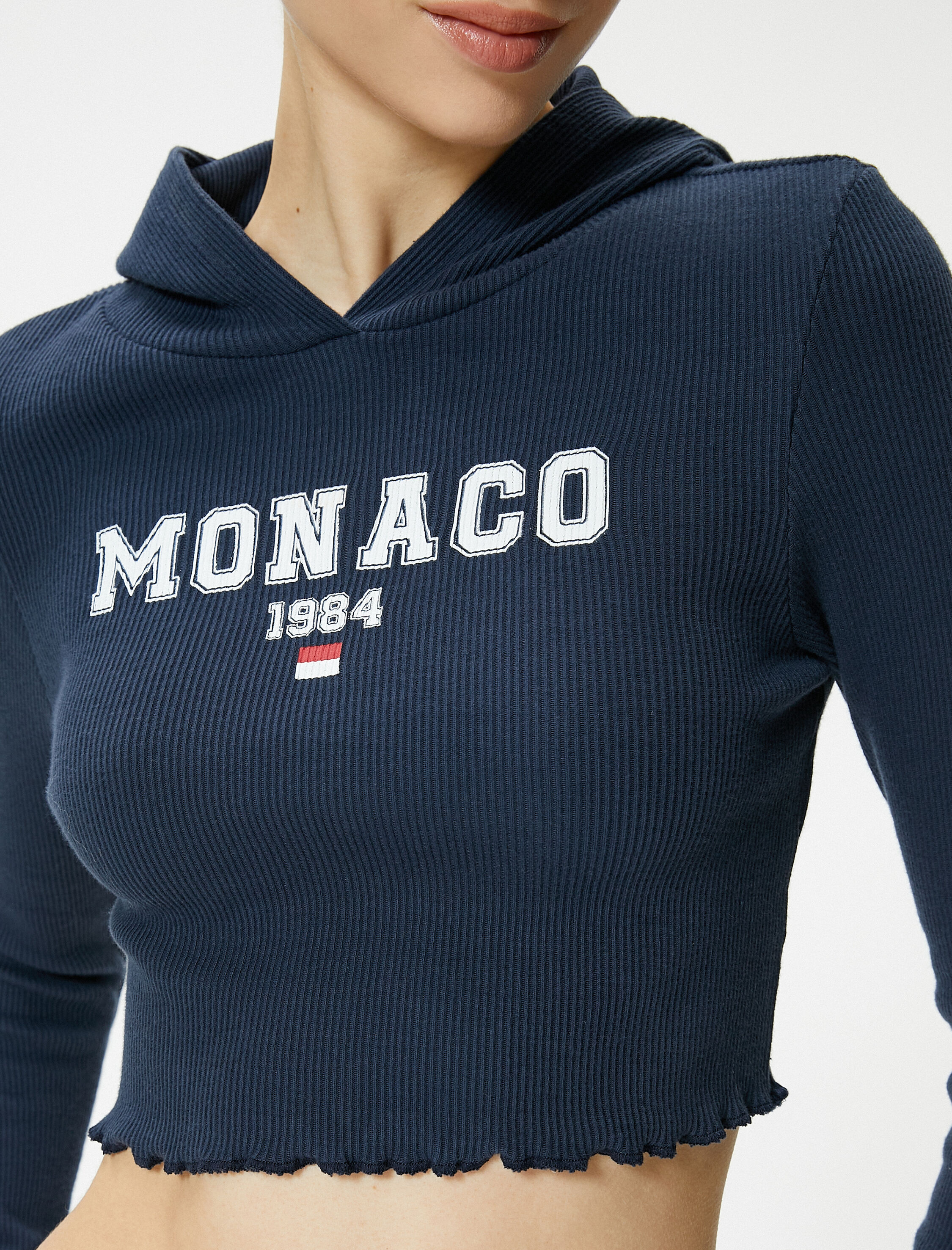   Crop Kapüşonlu Tişört Uzun Kollu Baskılı Ribanalı Pamuklu