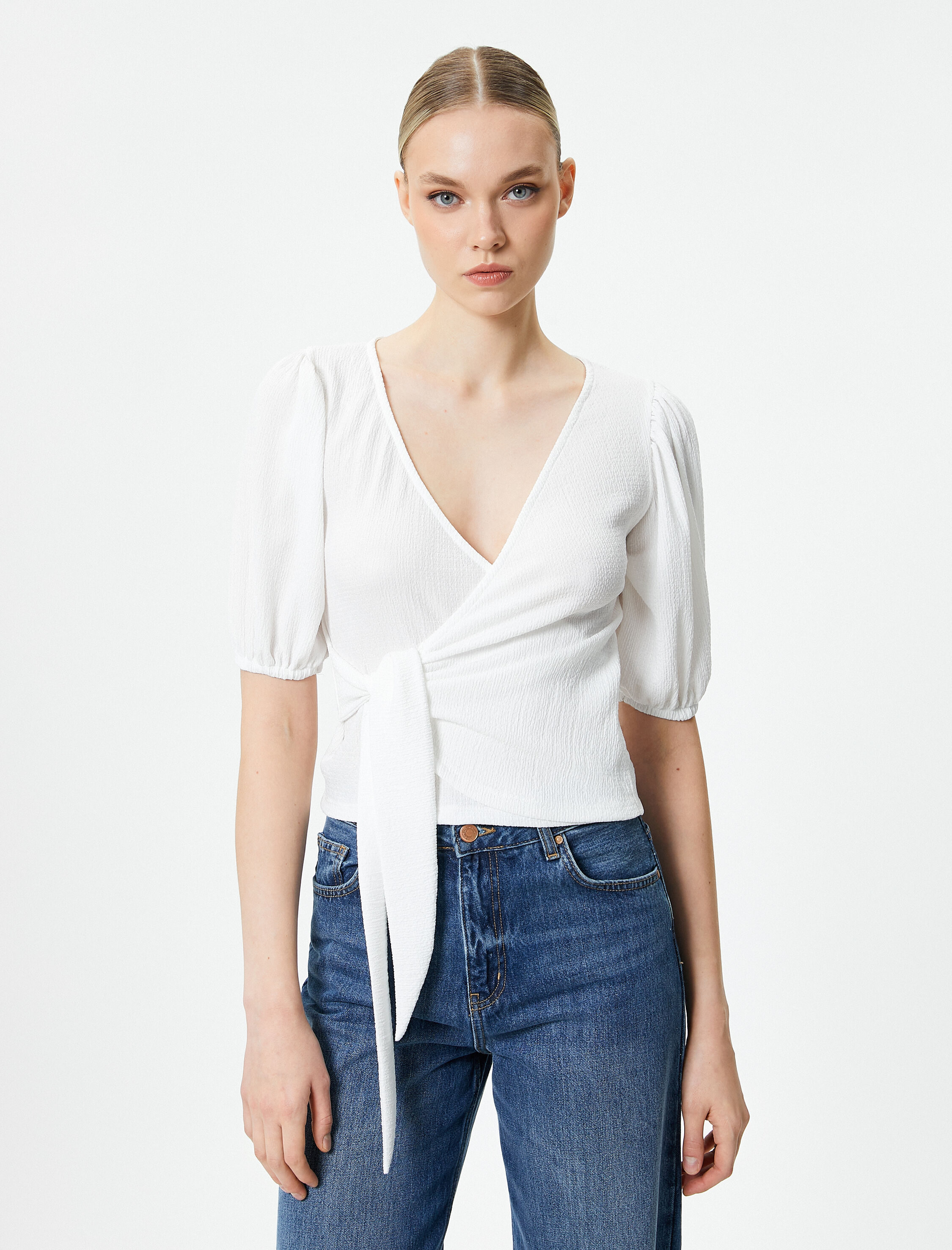   Balon Kollu Tişört V Yaka Bağlama Detaylı