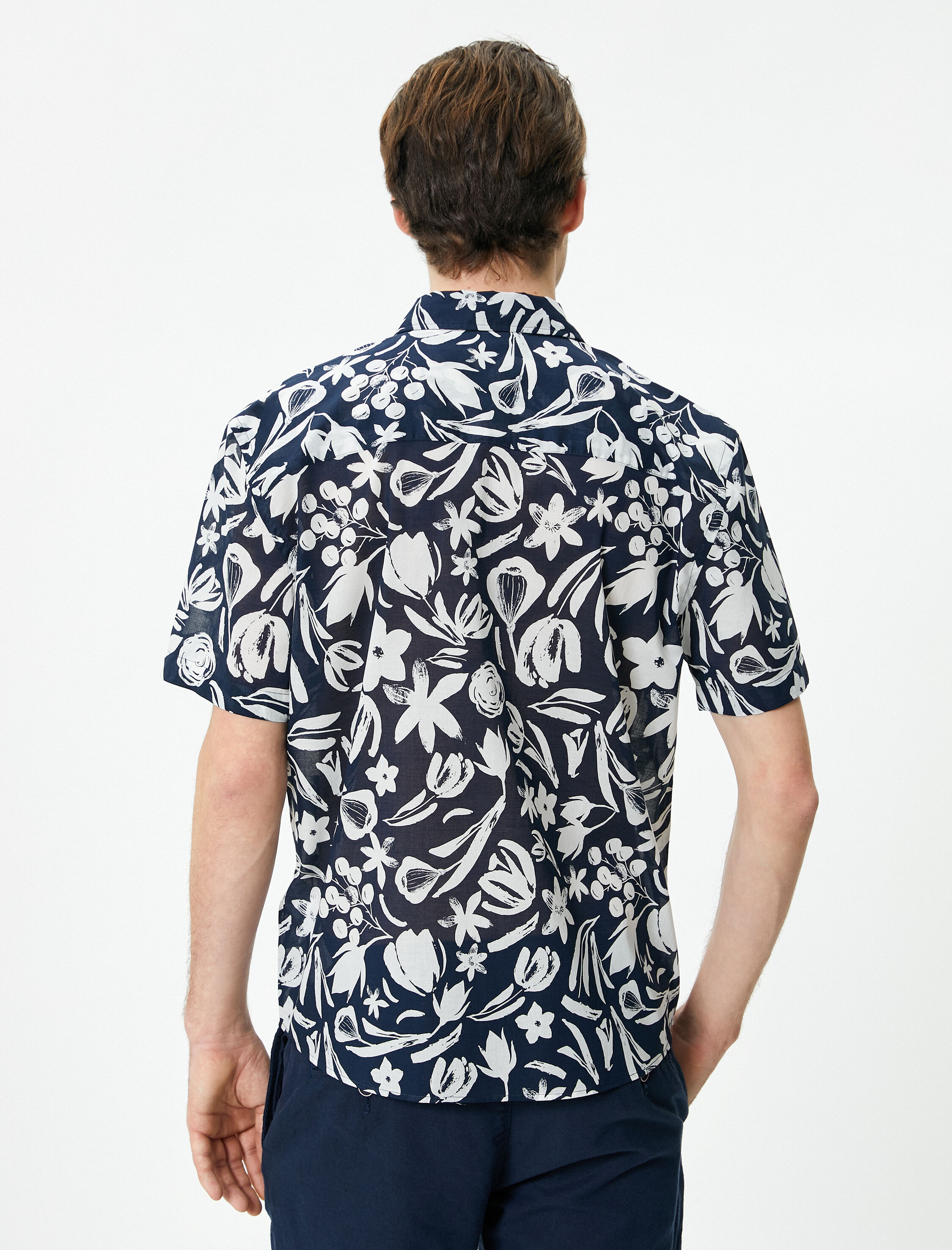   Yazlık Gömlek Kısa Kollu Çiçekli Desenli Klasik Yaka Düğmeli Regular Fit