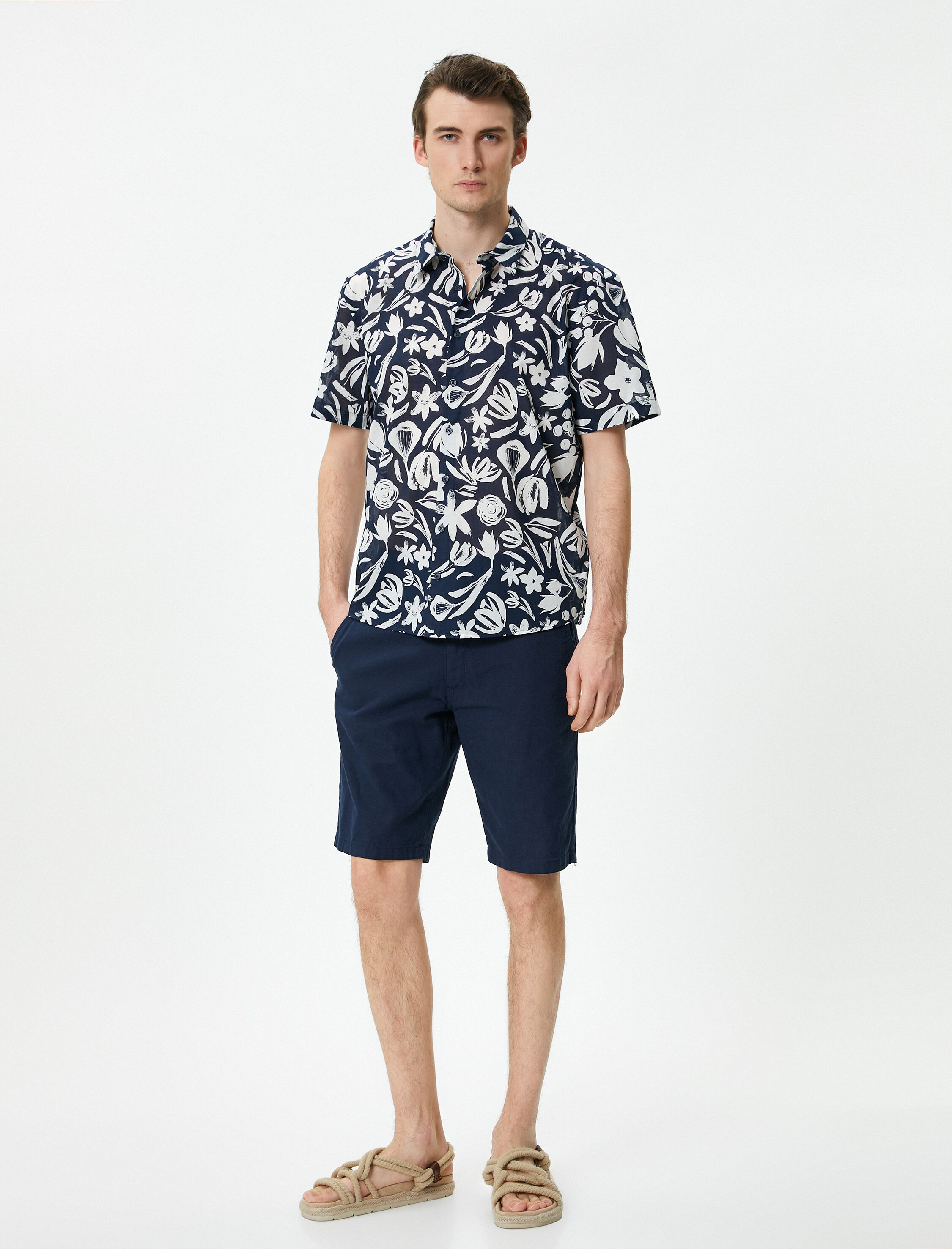   Yazlık Gömlek Kısa Kollu Çiçekli Desenli Klasik Yaka Düğmeli Regular Fit