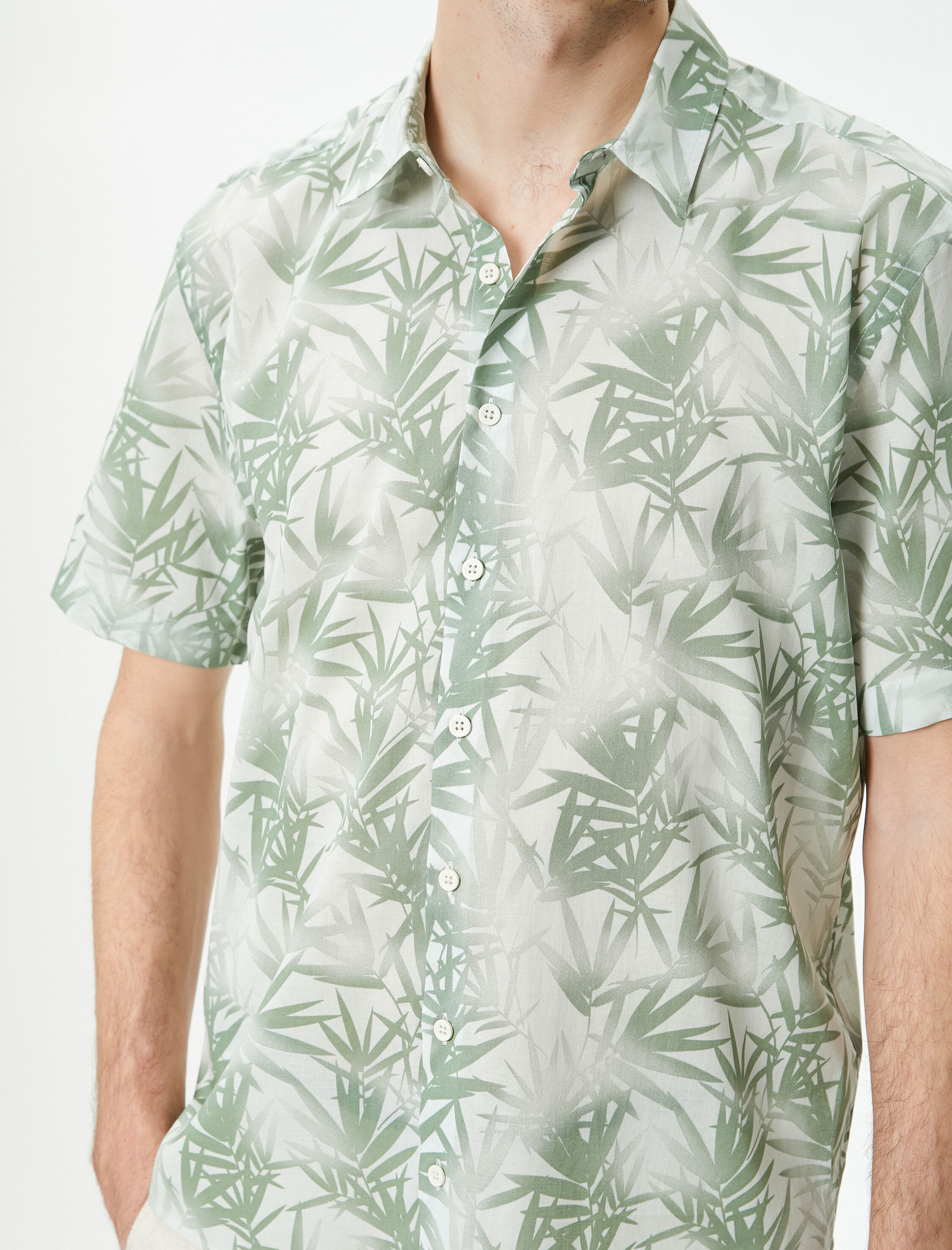   Yazlık Gömlek Kısa Kollu Yaprak Desenli Klasik Yaka Düğmeli Regular Fit