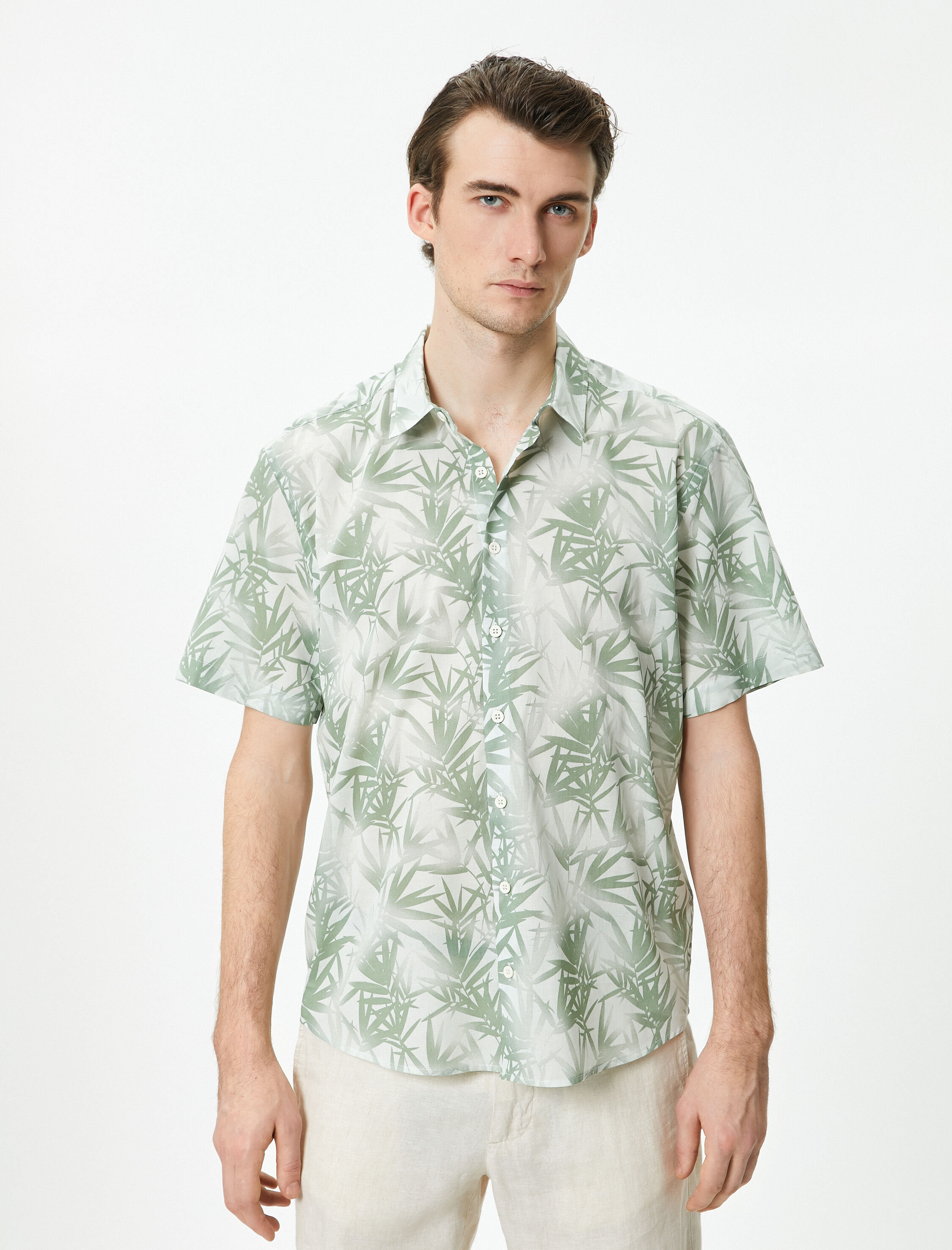   Yazlık Gömlek Kısa Kollu Yaprak Desenli Klasik Yaka Düğmeli Regular Fit