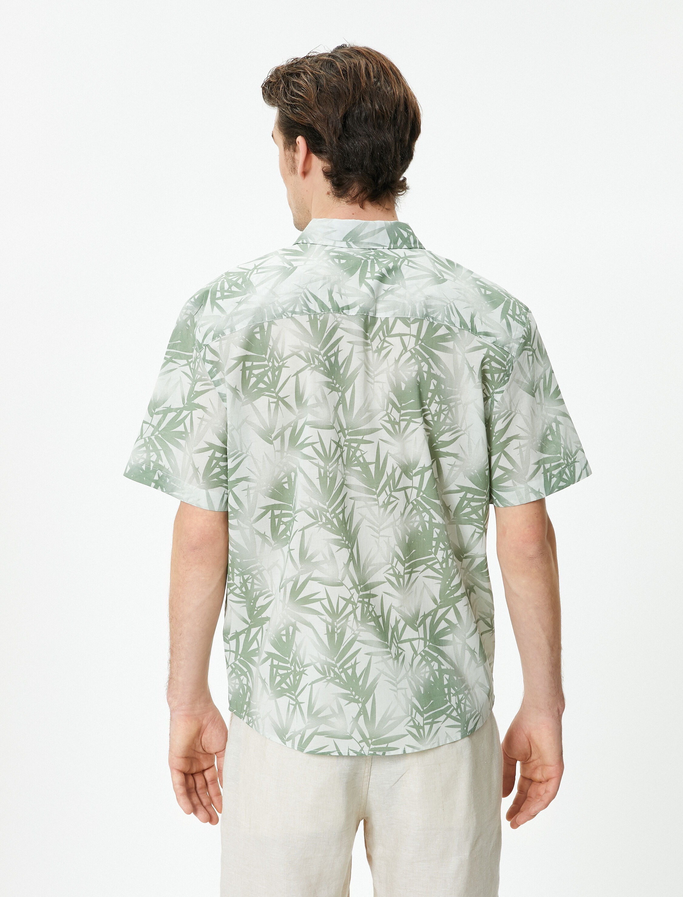   Yazlık Gömlek Kısa Kollu Yaprak Desenli Klasik Yaka Düğmeli Regular Fit