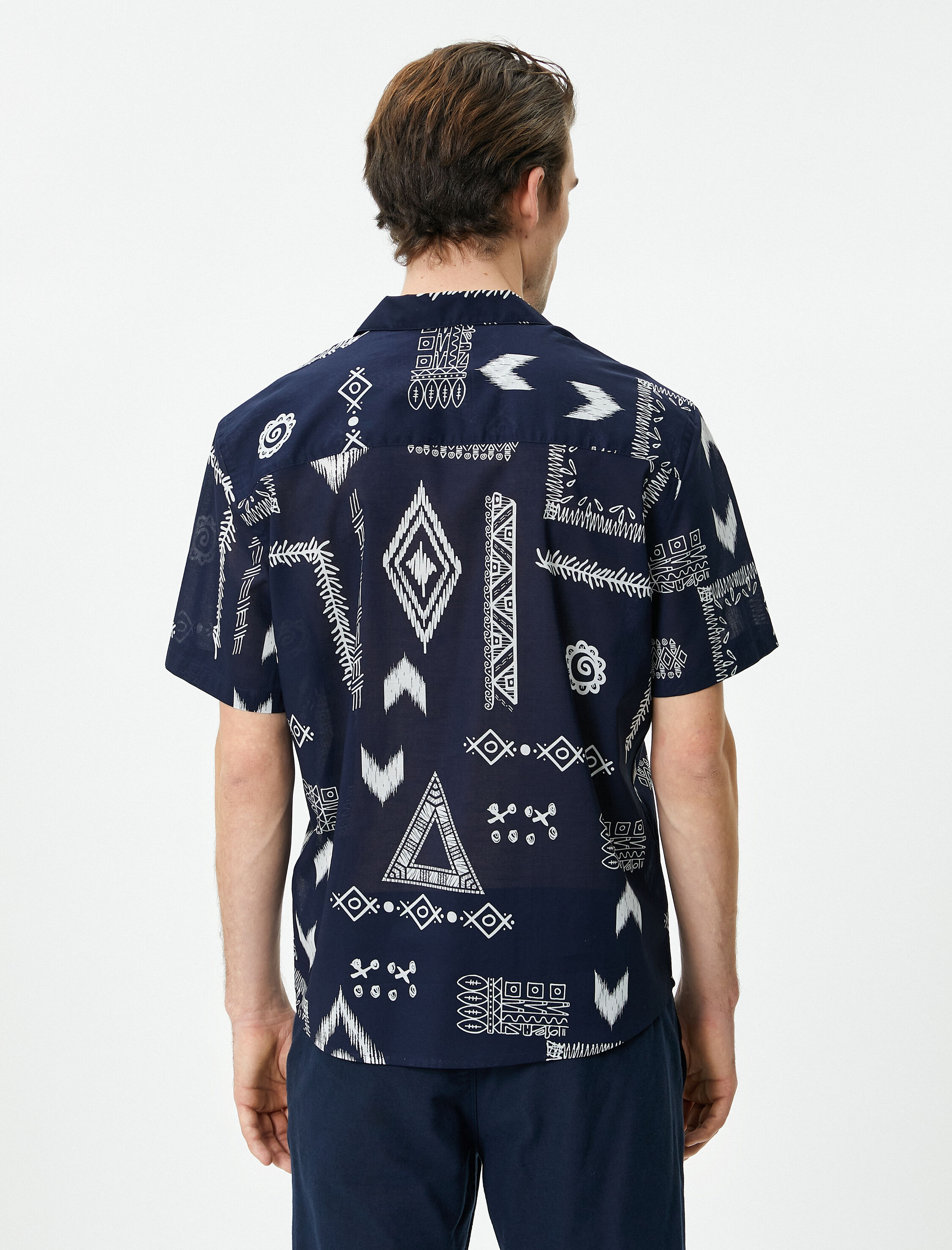   Etnik Desenli Gömlek Devrik Yaka Kısa Kollu Düğmeli Regular Fit