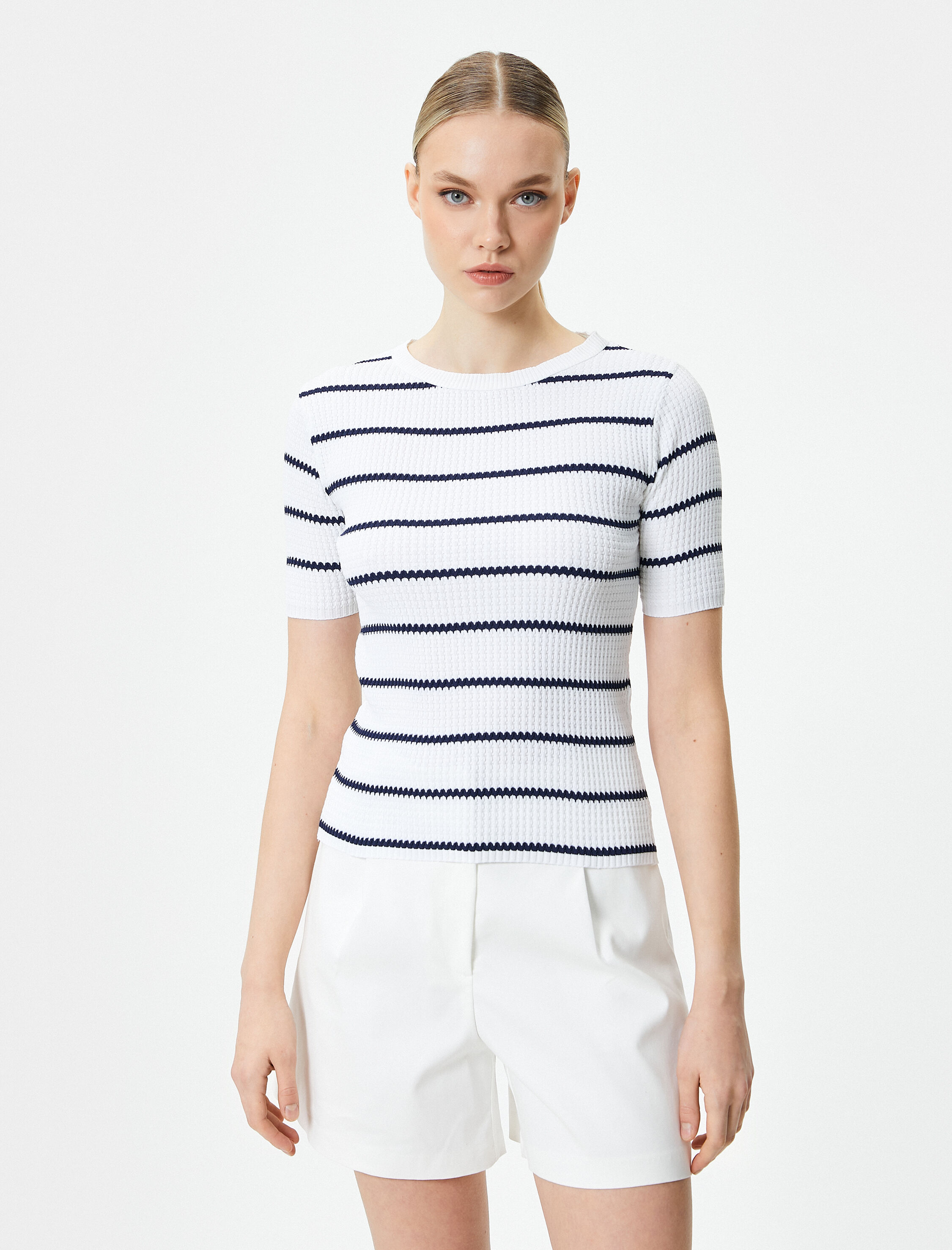   Kısa Kollu Kazak Triko Bisiklet Yaka Jakarlı Dokulu