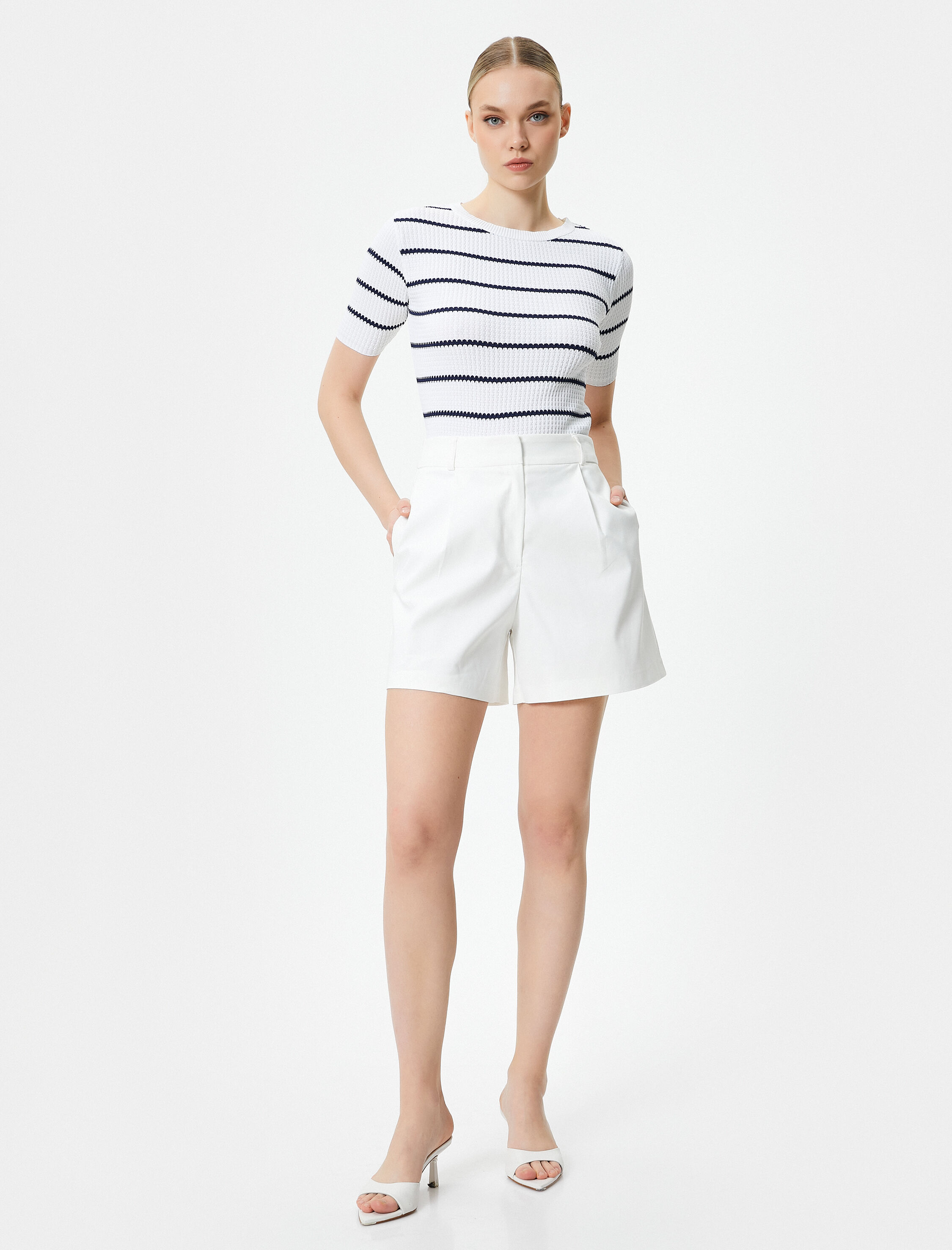   Kısa Kollu Kazak Triko Bisiklet Yaka Jakarlı Dokulu