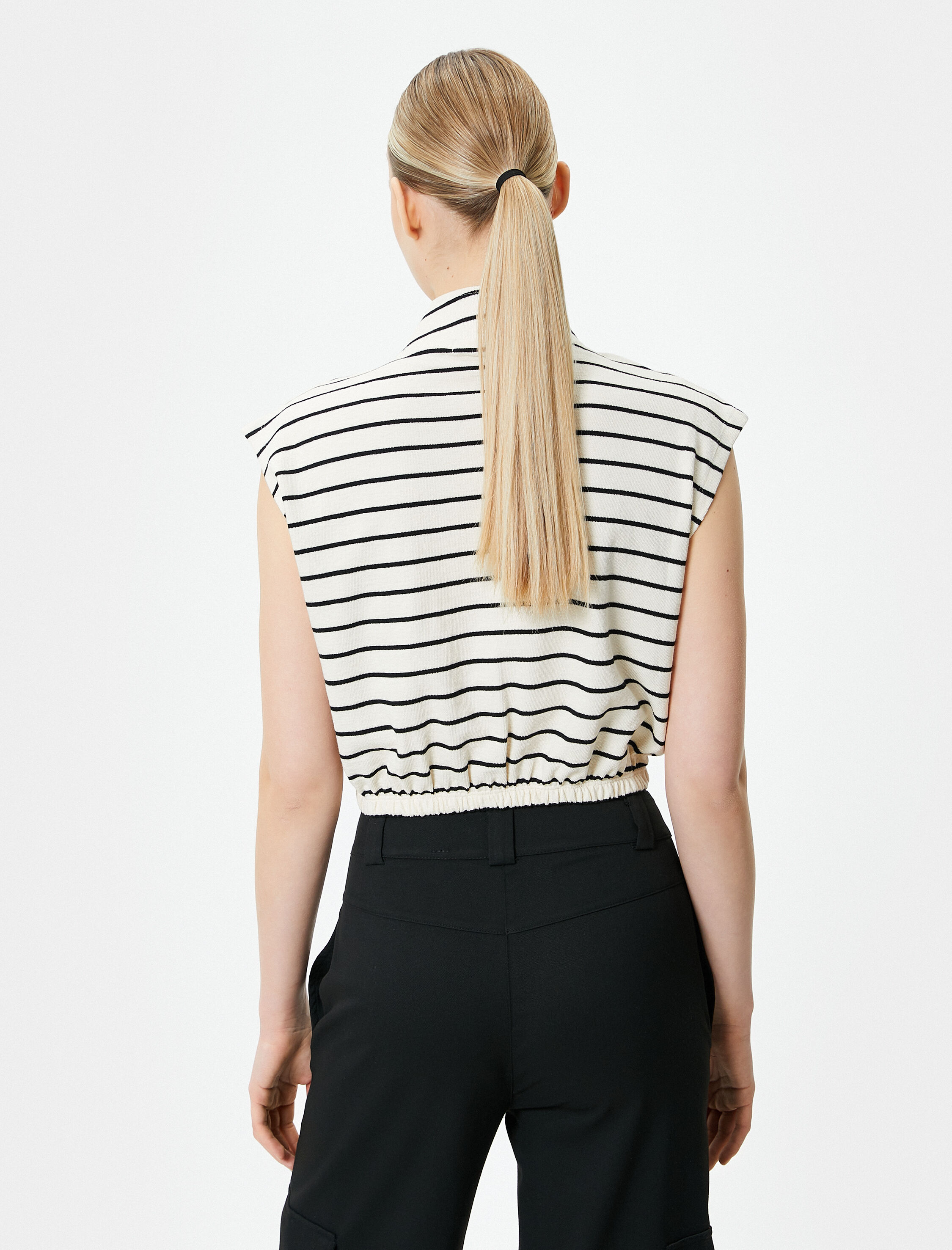   Kolsuz Sweatshirt Yarım Fermuarlı Dik Yaka