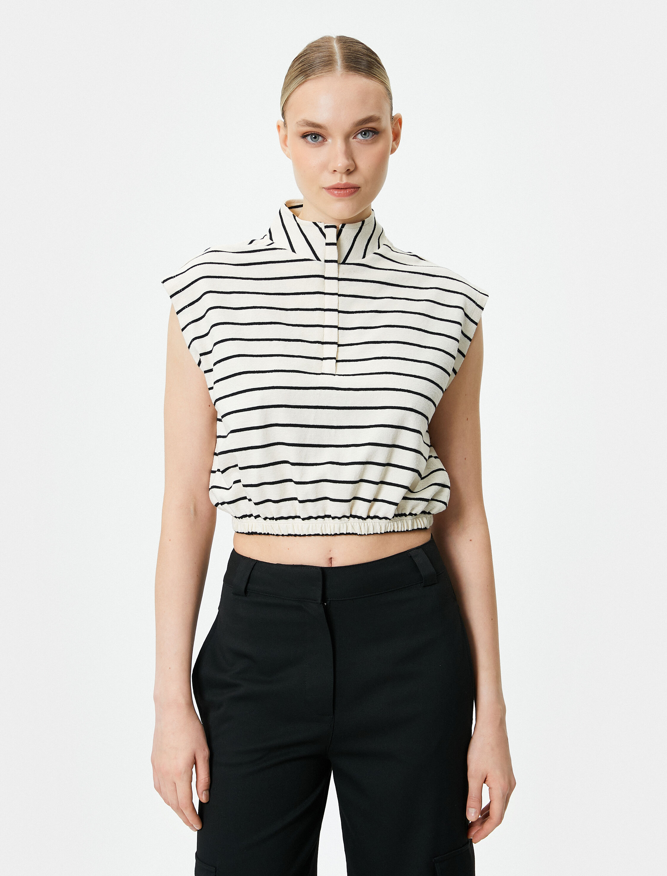   Kolsuz Sweatshirt Yarım Fermuarlı Dik Yaka