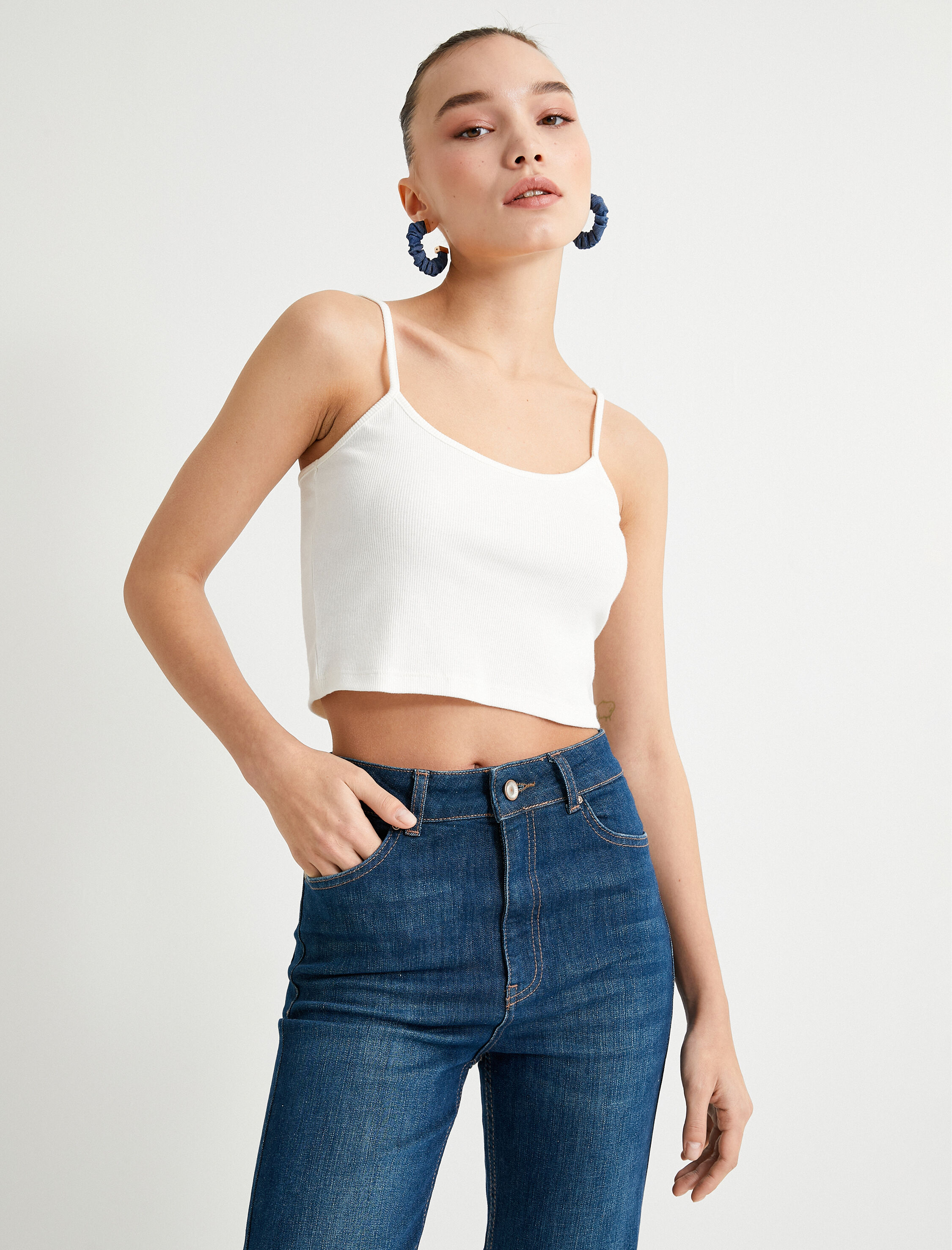   Crop Atlet Halter Yaka Dar Kesim