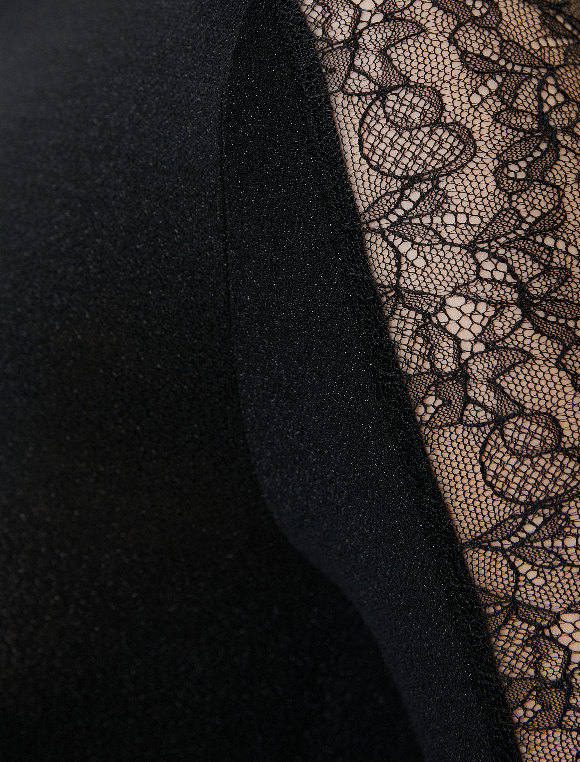   Melis Ağazat X Koton - Balıkçı Yaka Dantelli Bluz