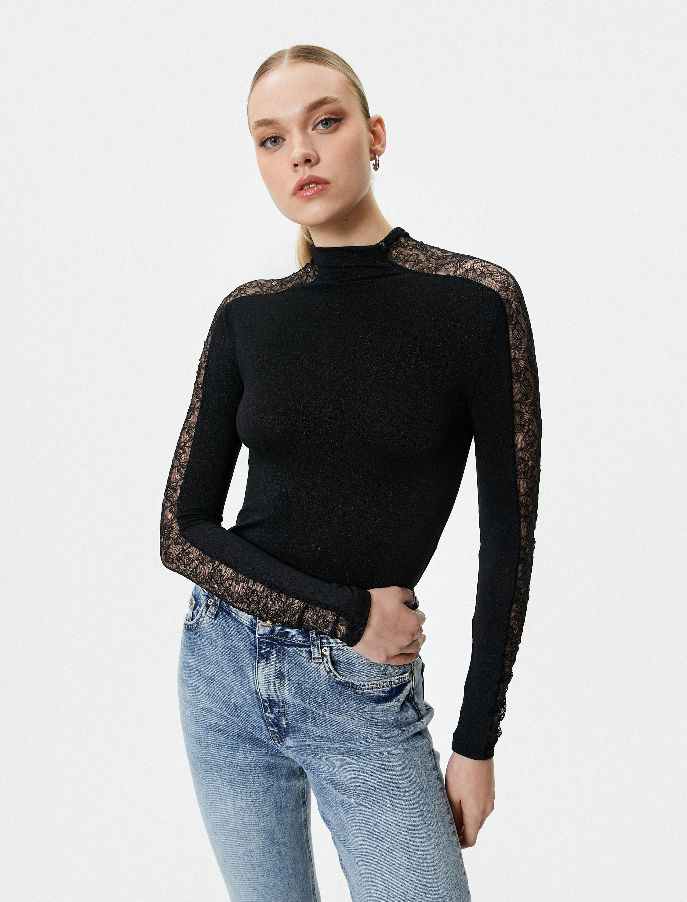   Melis Ağazat X Koton - Balıkçı Yaka Dantelli Bluz