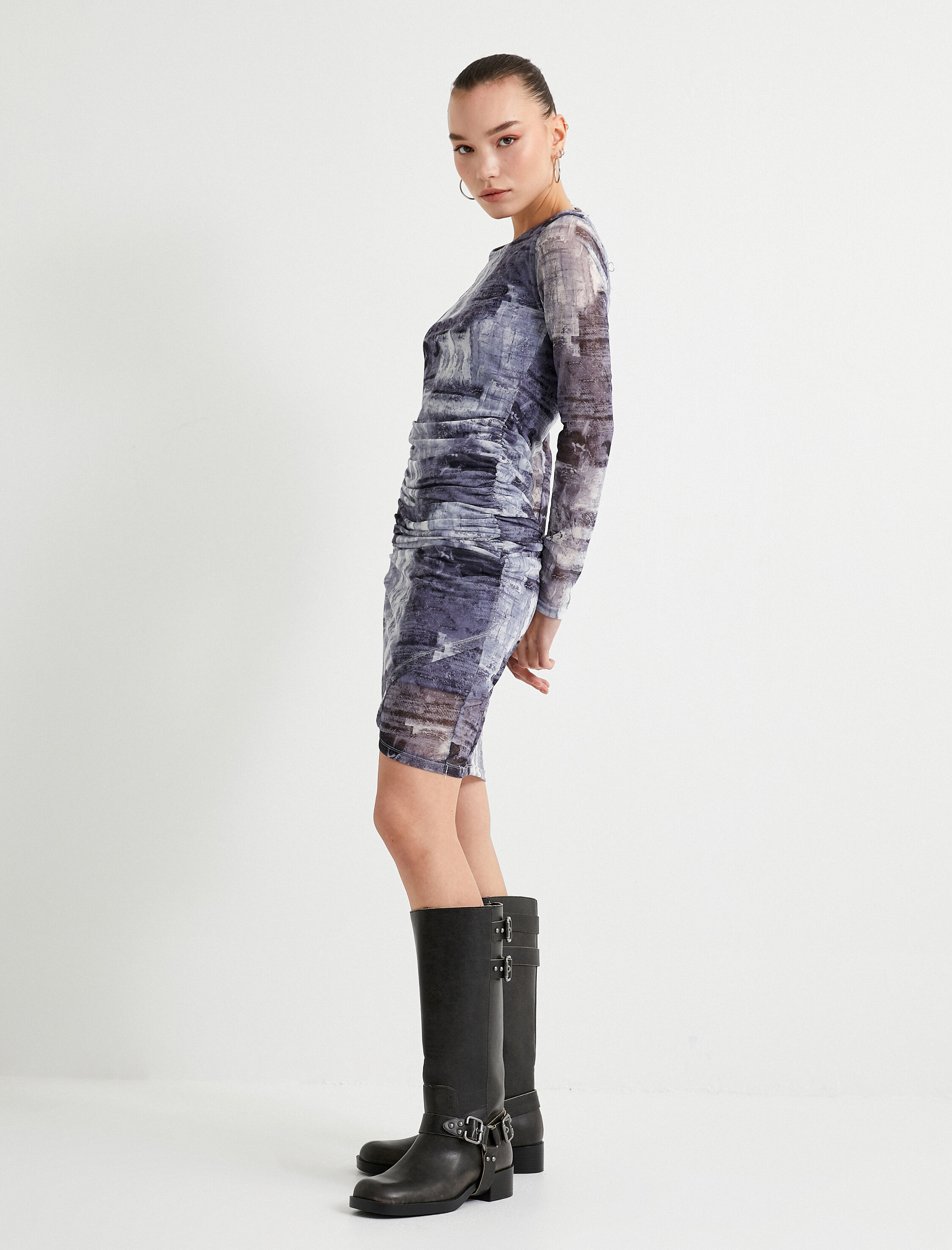   Tül Kalem Elbise Midi Boy Soyut Desenli Uzun Kollu Yuvarlak Yaka Astarlı Drape Detaylı